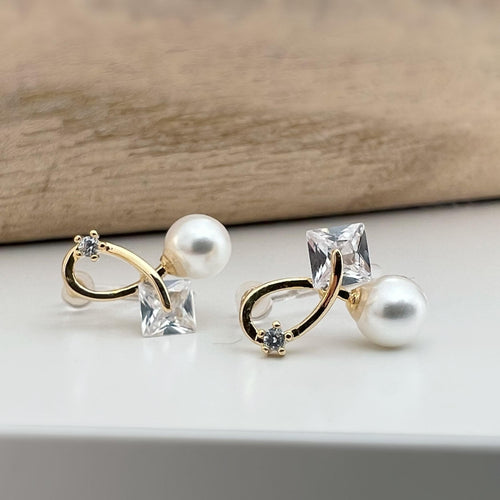 INVISIBLE gold square zircon ear clips, mini white pearl, delicate comfortable ear clips. Daily jewelry. Ready to gift.