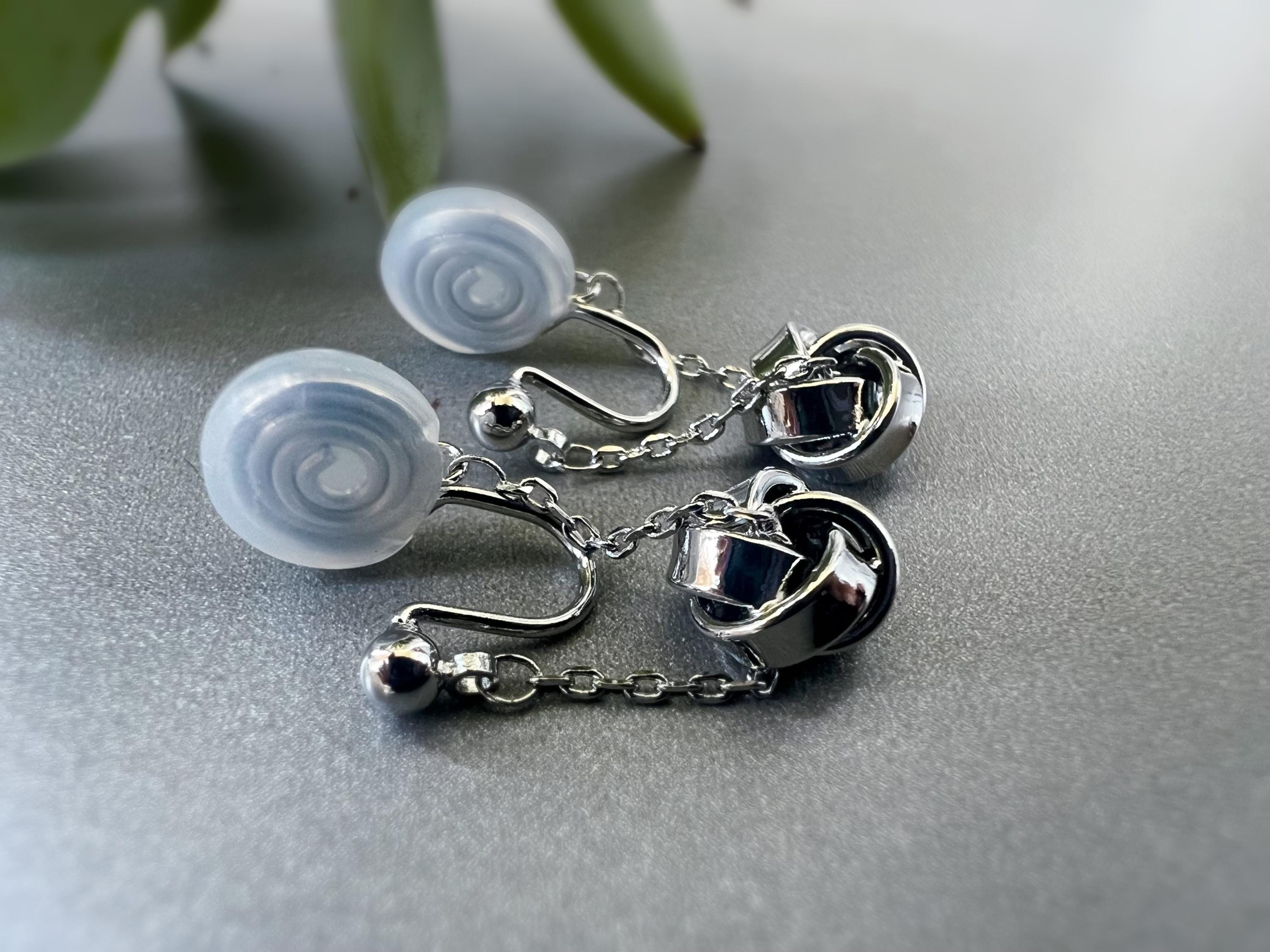 SANS DOULEUR ! Boucles d'oreilles CLIPS U spirale Chaîne Fleur quatre pétales Or /Argent. Clips d'oreilles confortable Boucles Délicates
