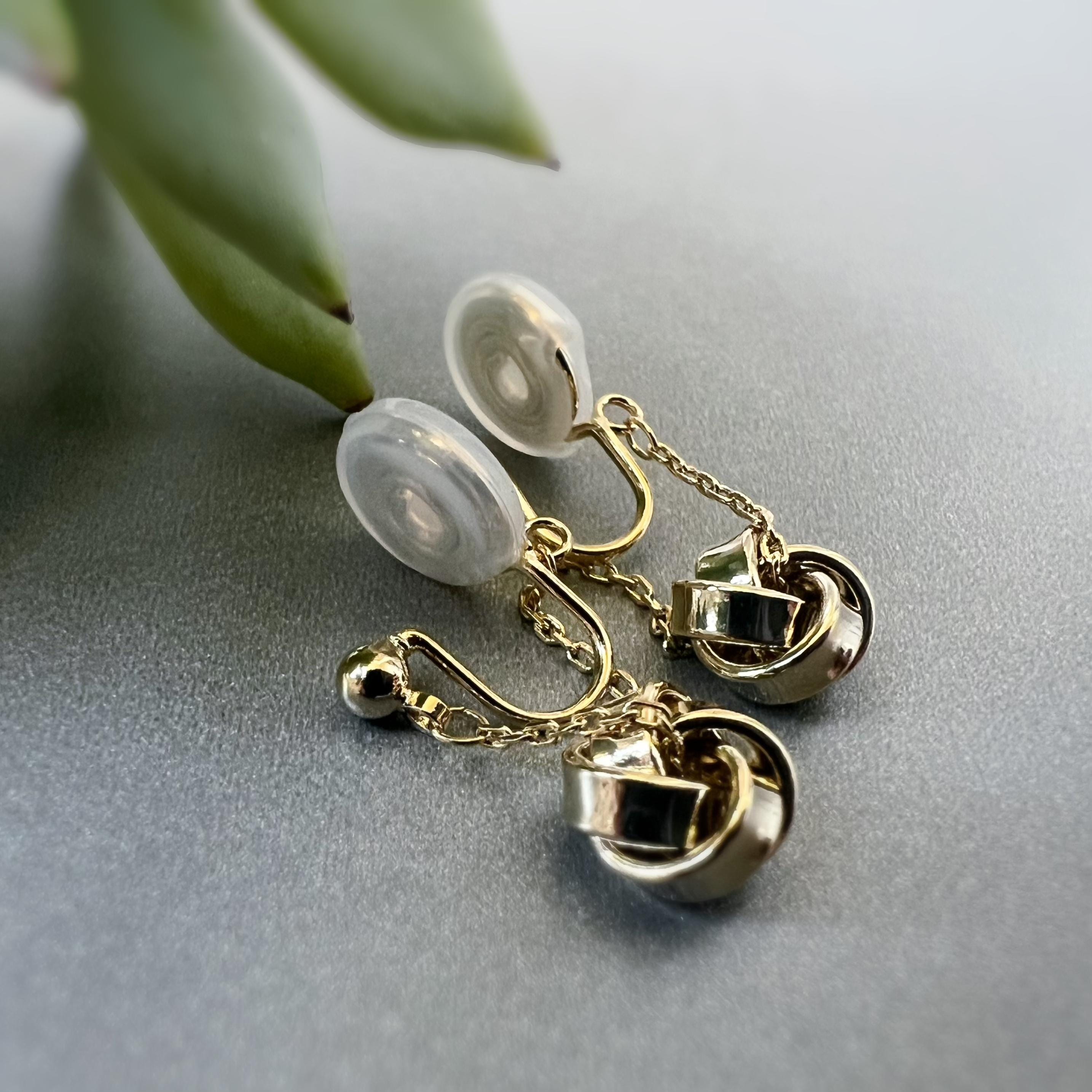 SANS DOULEUR ! Boucles d'oreilles CLIPS U spirale Chaîne Fleur quatre pétales Or /Argent. Clips d'oreilles confortable Boucles Délicates