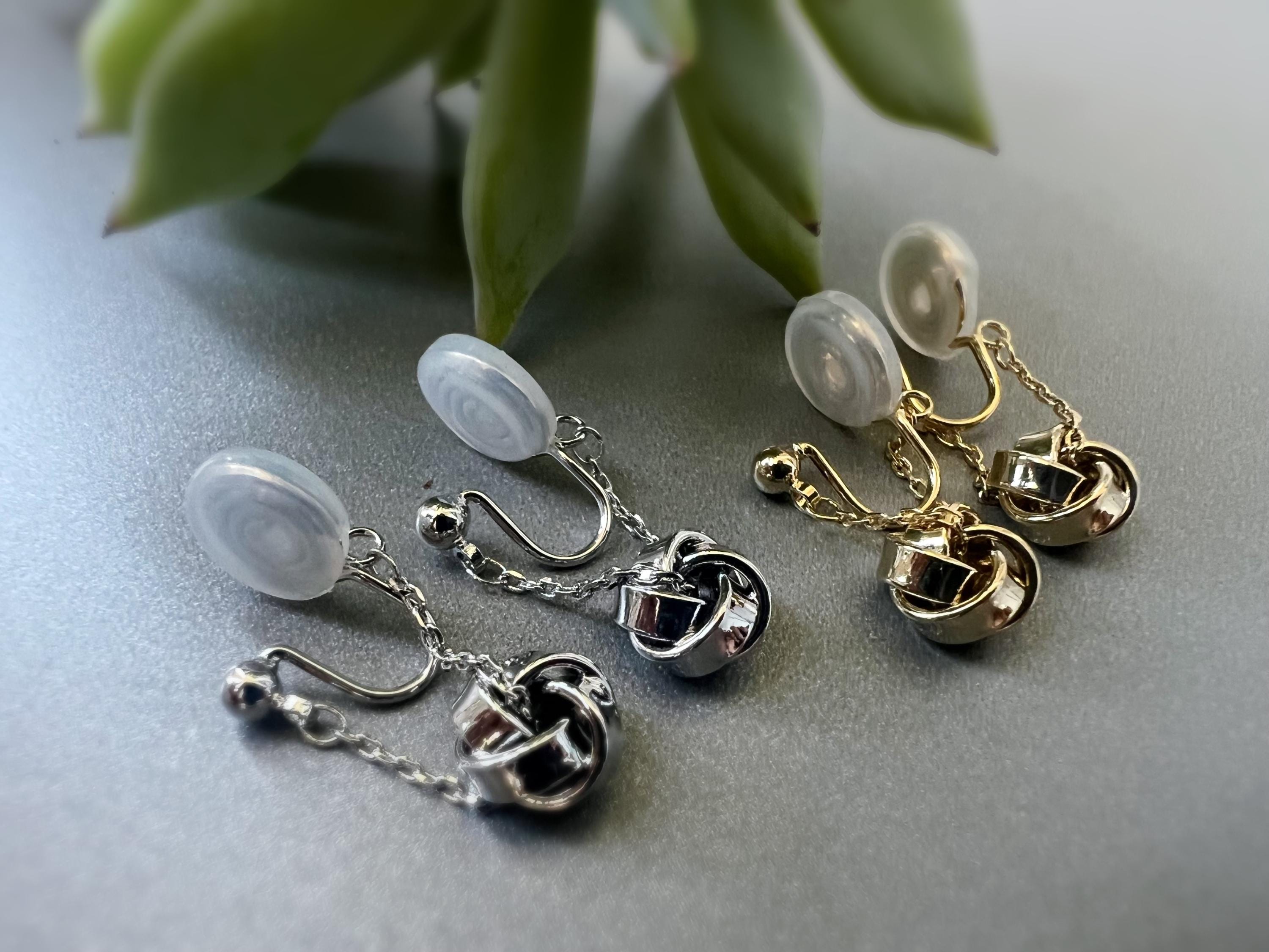 SANS DOULEUR ! Boucles d'oreilles CLIPS U spirale Chaîne Fleur quatre pétales Or /Argent. Clips d'oreilles confortable Boucles Délicates