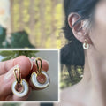 Boucles d'oreilles Clips INVISIBLES Cercle nacre blanche couleur Or, Clips d'oreilles confortable bijoux quotidien.