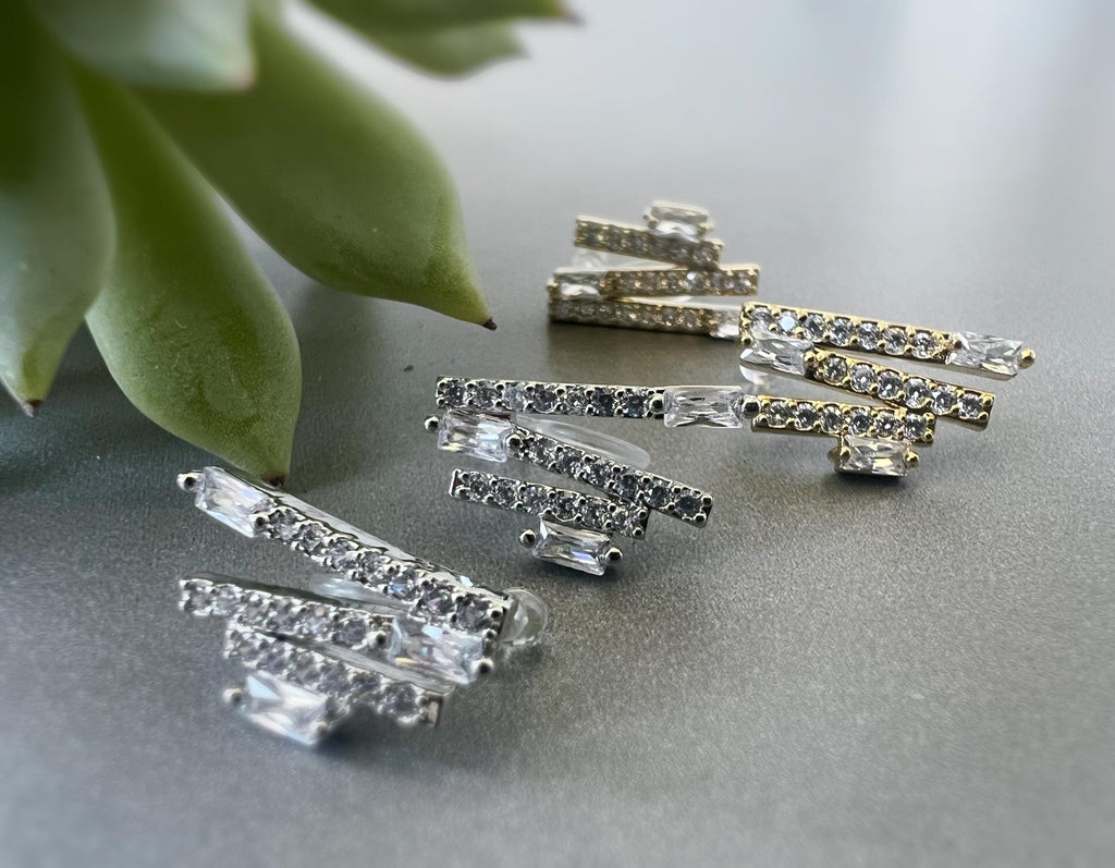 Clips d'oreilles Barre zircon rectangle couleur Or/ Argent. Boucles d'oreilles Clips Invisibles Moderne.