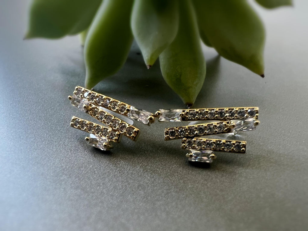 Clips d'oreilles Barre zircon rectangle couleur Or/ Argent. Boucles d'oreilles Clips Invisibles Moderne.