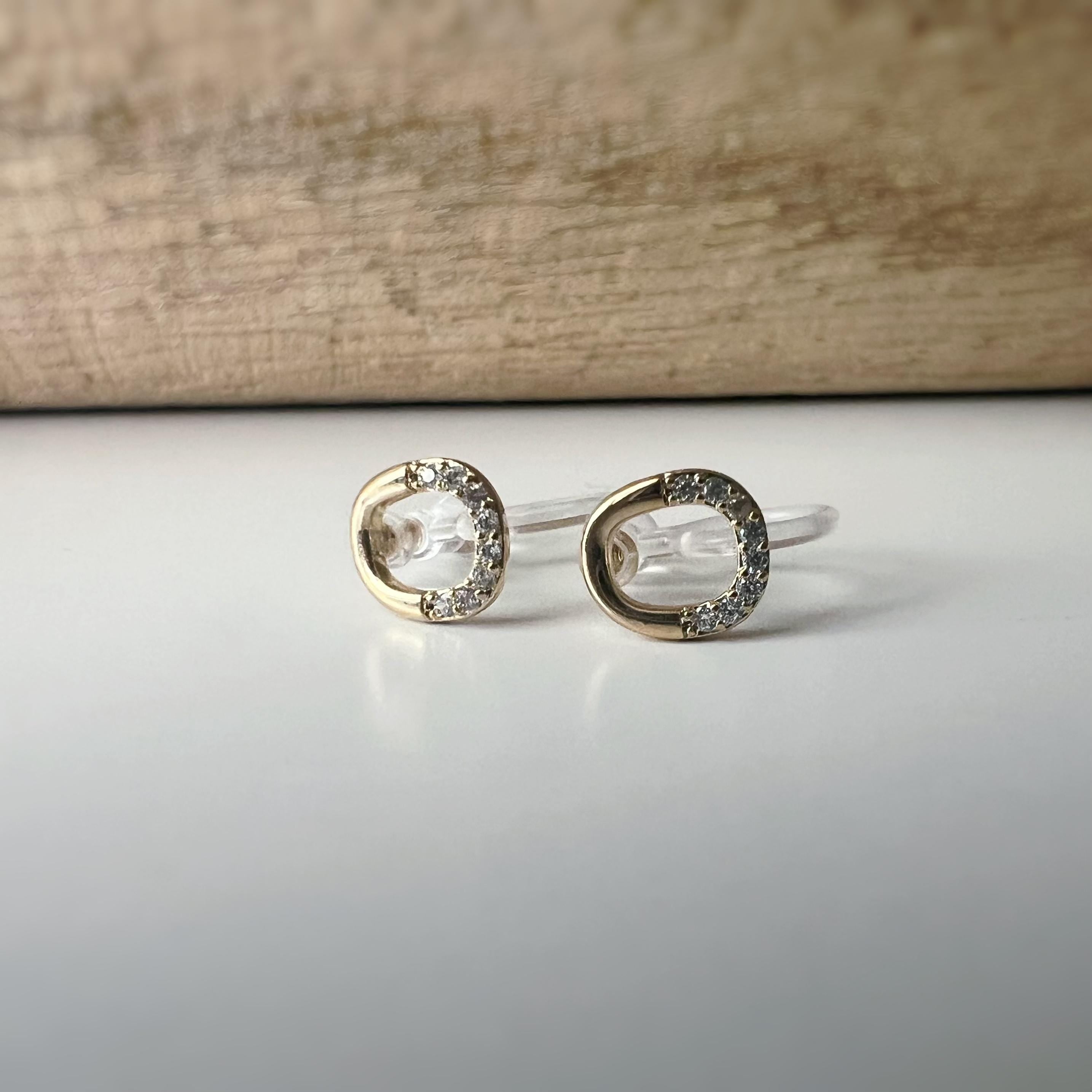 Boucles d'oreilles Clips INVISIBLES Mini ovale or zircon, Clips d'oreilles confortable bijoux minimaliste quotidien.