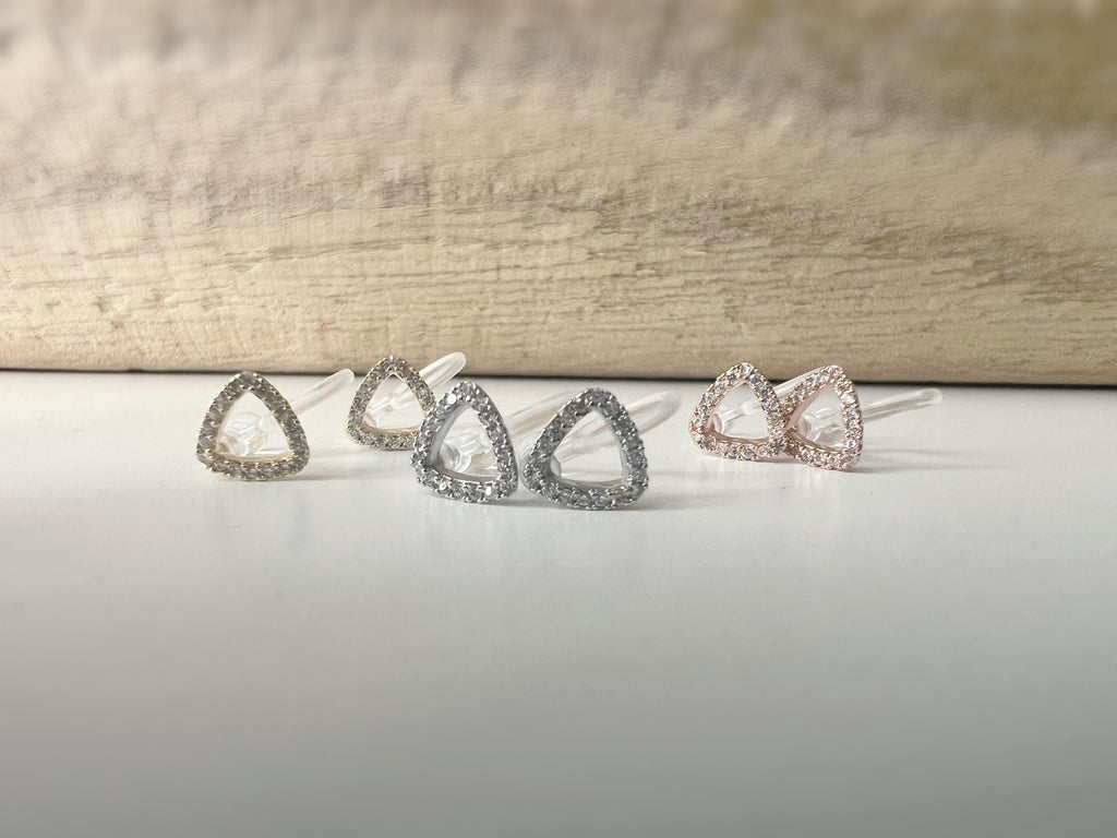 Mini CLIPS d'oreilles invisibles Mini Triangle Zircon Or /Argent /Or rose. Boucles d'oreilles clips confortable délicat minimaliste
