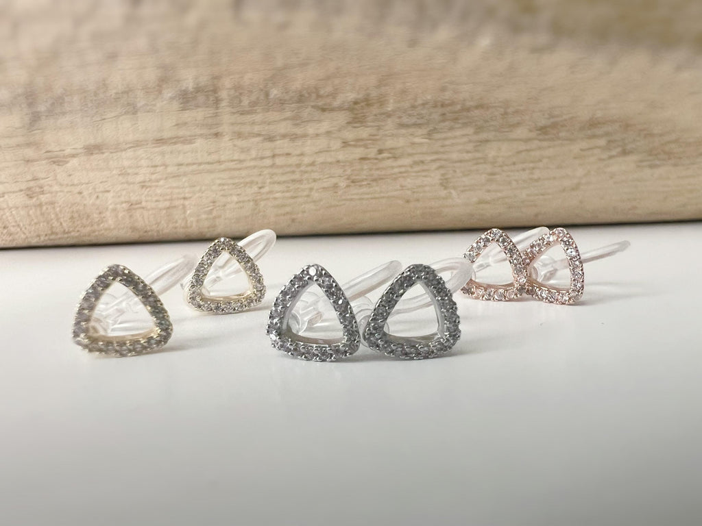 Mini CLIPS d'oreilles invisibles Mini Triangle Zircon Or /Argent /Or rose. Boucles d'oreilles clips confortable délicat minimaliste