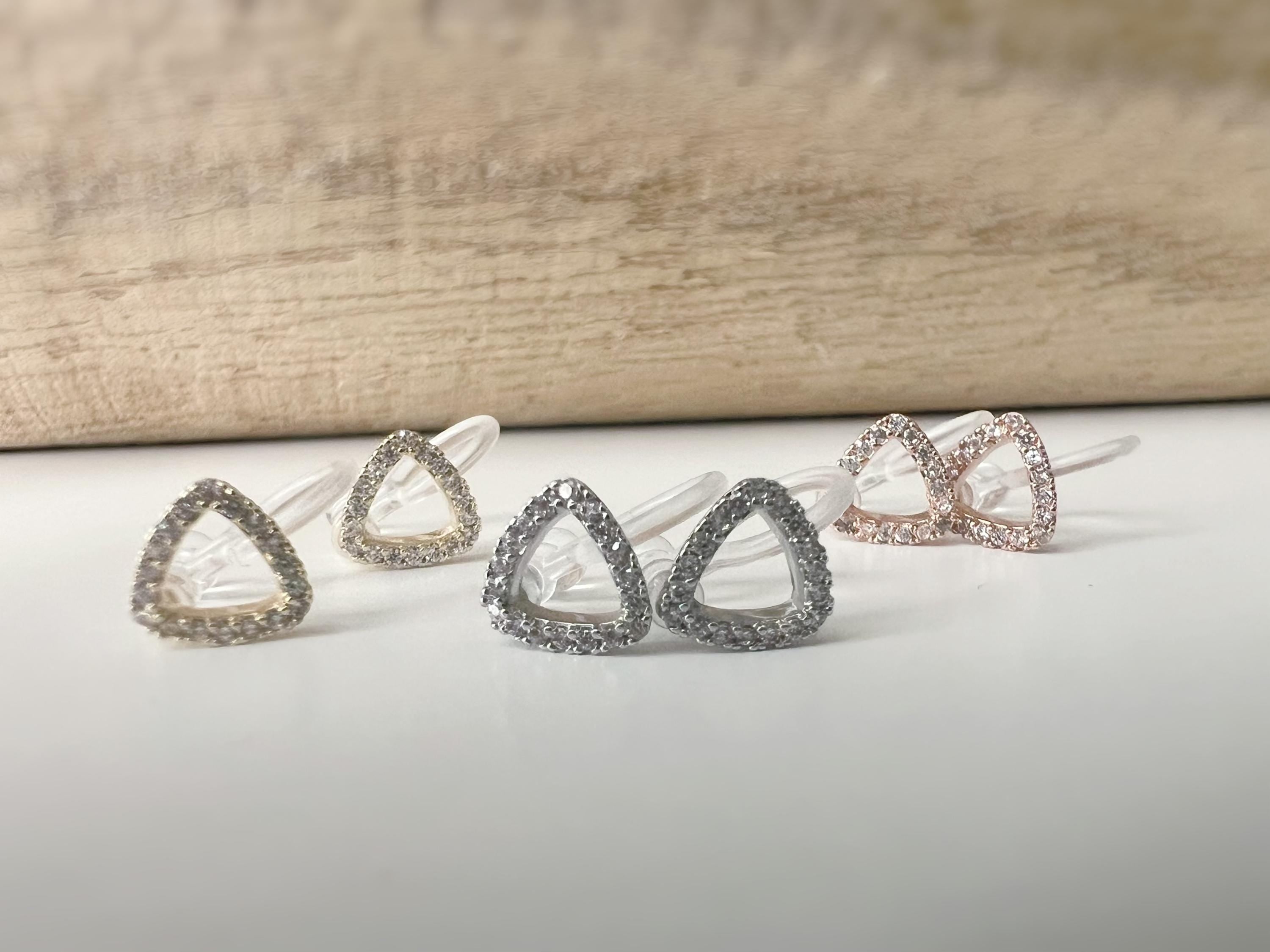 Mini CLIPS d'oreilles invisibles Mini Triangle Zircon Or /Argent /Or rose. Boucles d'oreilles clips confortable délicat minimaliste