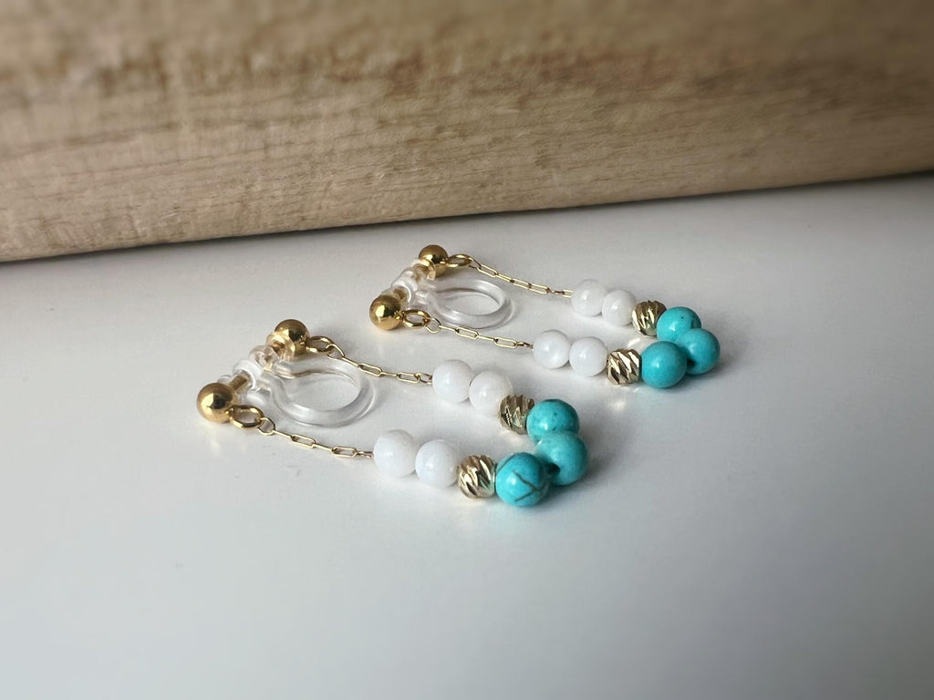 Boucles d'oreilles CLIPS INVISIBLE, Double face Chaîne Or mini perle turquoise blanche Clips d'oreilles pour oreilles non percées.