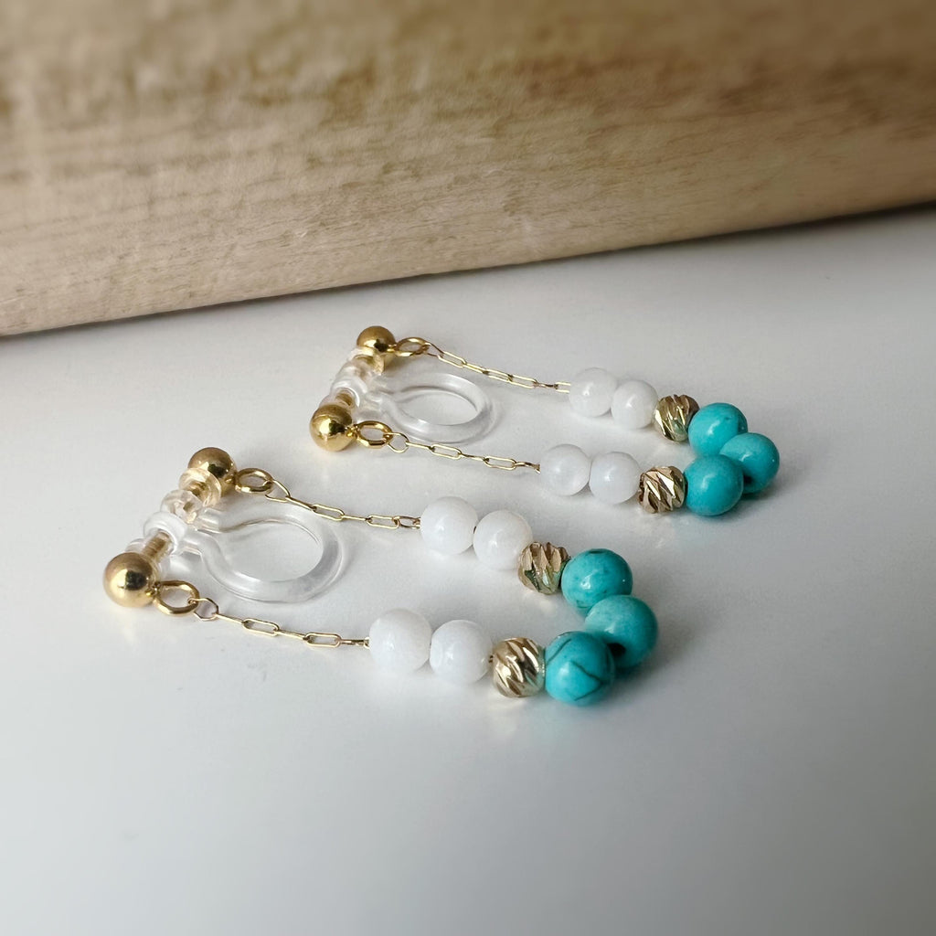 Boucles d'oreilles CLIPS INVISIBLE, Double face Chaîne Or mini perle turquoise blanche Clips d'oreilles pour oreilles non percées.