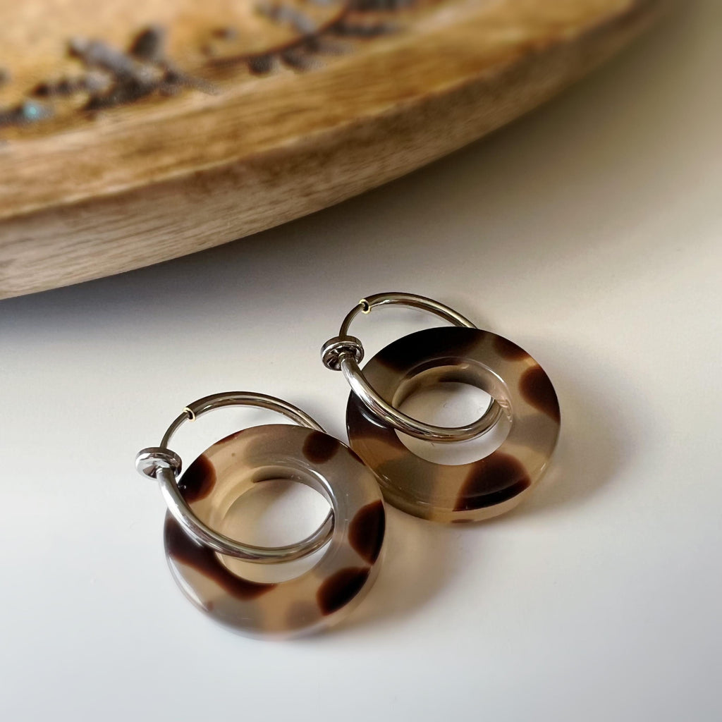 2 EN 1 Créoles Clips 18mm Or/ Argent Cercle écaille de tortue Marron. Clips d'oreilles Anneaux Or/ argent. Boucles d'oreilles.