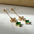 Boucles d'oreilles CLIPS INVISIBLE pendantes Chaîne Trèfle à 4 feuilles Oe petit zircon vert carré. Clips d'oreilles oreilles non percées