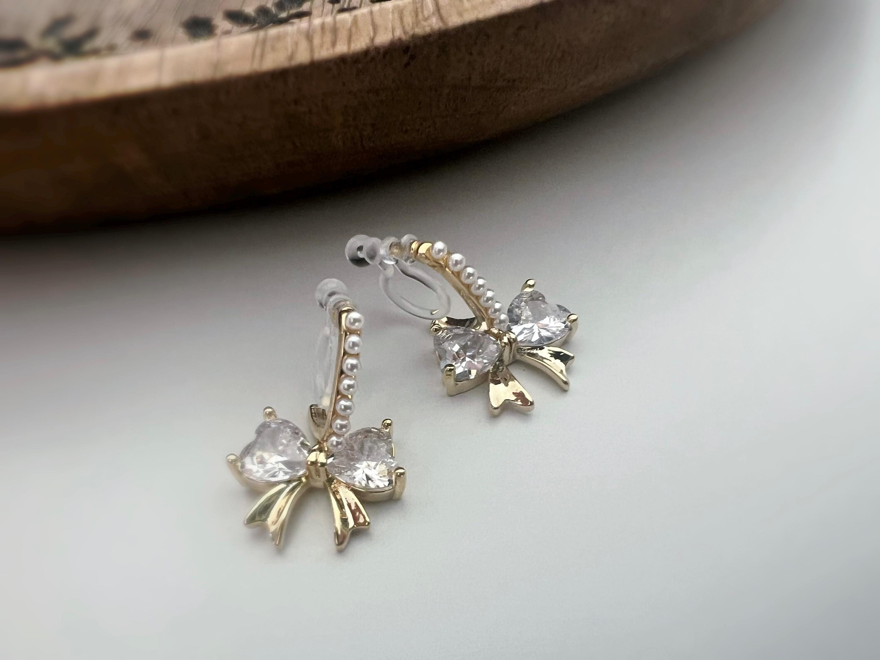 Noeud papillon sweet zircon Clips Invisible couleur or Demi-créole avec mini perle blanche, Clips confortable délicat. Cadeaux Prêt à offrir