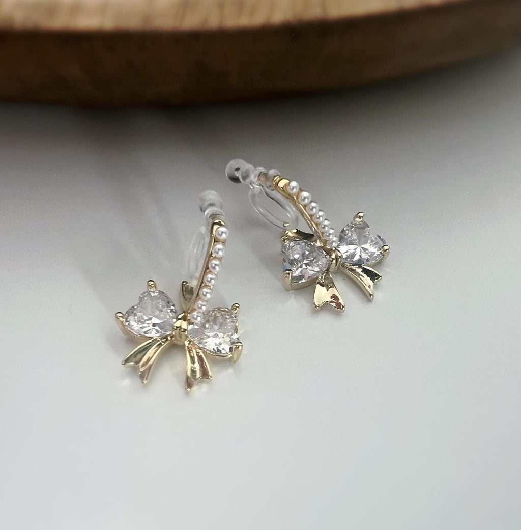 Noeud papillon sweet zircon Clips Invisible couleur or Demi-créole avec mini perle blanche, Clips confortable délicat. Cadeaux Prêt à offrir