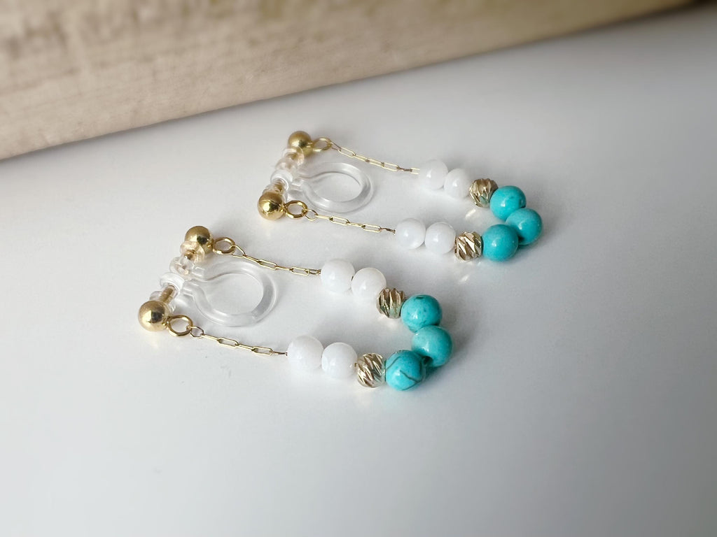 Boucles d'oreilles CLIPS INVISIBLE, Double face Chaîne Or mini perle turquoise blanche Clips d'oreilles pour oreilles non percées.