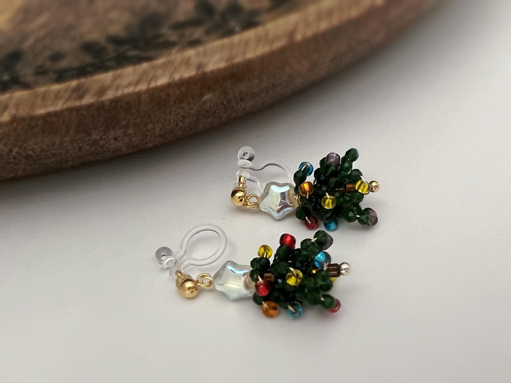 Christmas tree. Invisible clips small shiny star tree mini green faceted beads. red blue yellow purple Christmas gifts Ready to offer