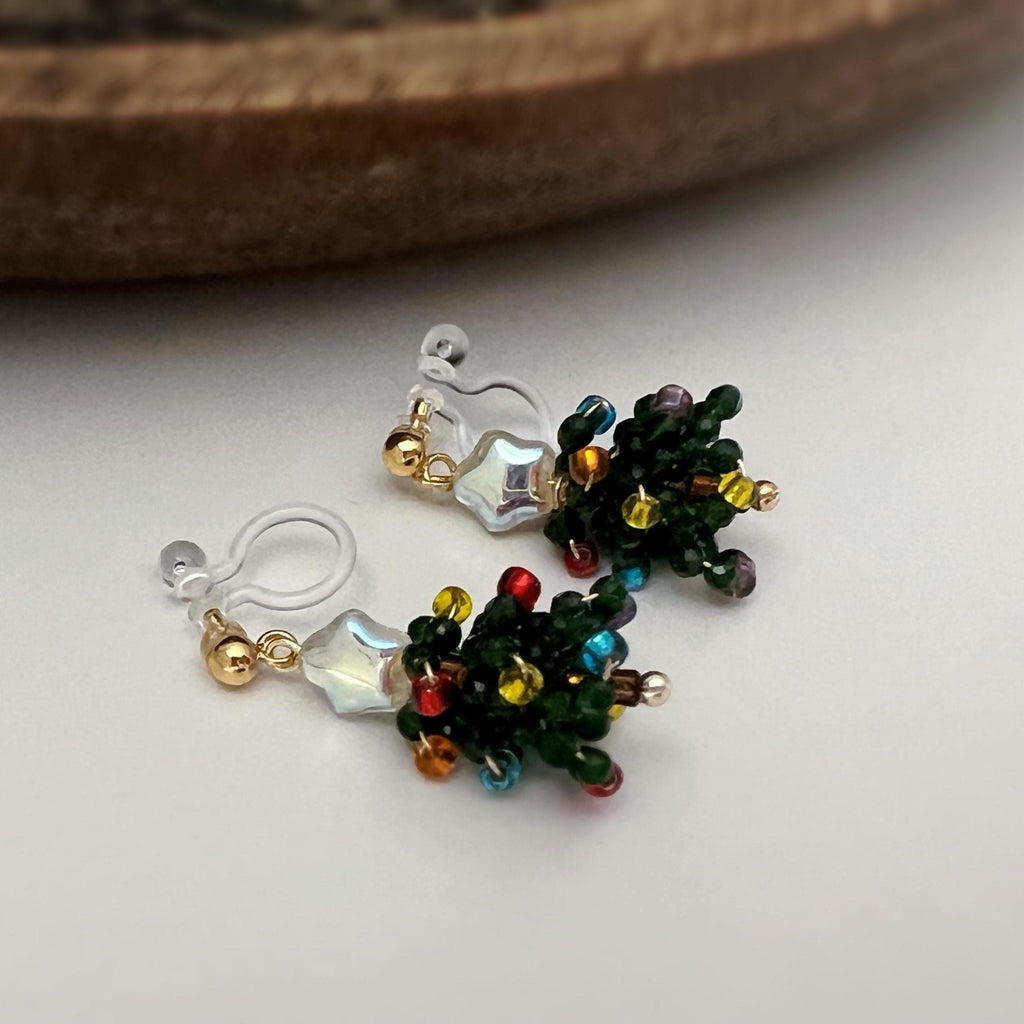 Christmas tree. Invisible clips small shiny star tree mini green faceted beads. red blue yellow purple Christmas gifts Ready to offer