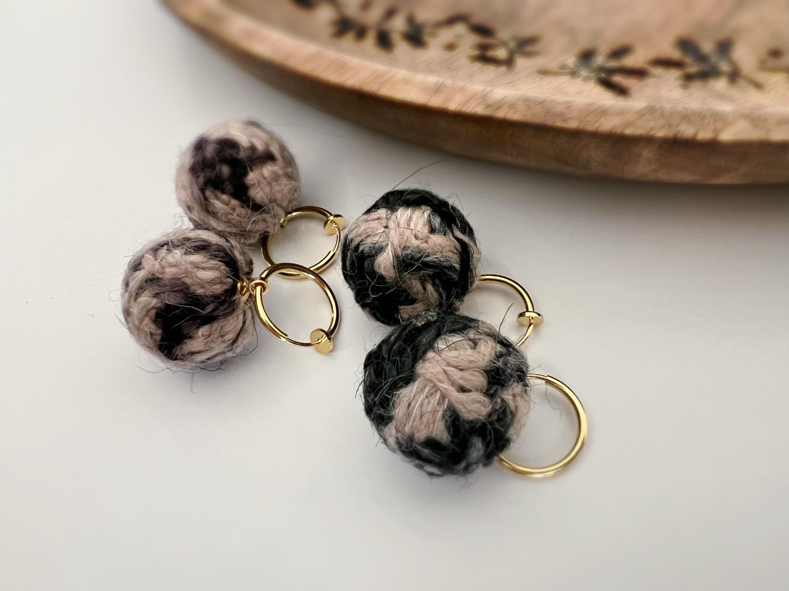 2 EN 1 Créoles Clips 15mm OR Gros pompon boucle de fil de laine Vert foncé kaki/ Marron foncé Kaki Clips d'oreilles de l'hiver.