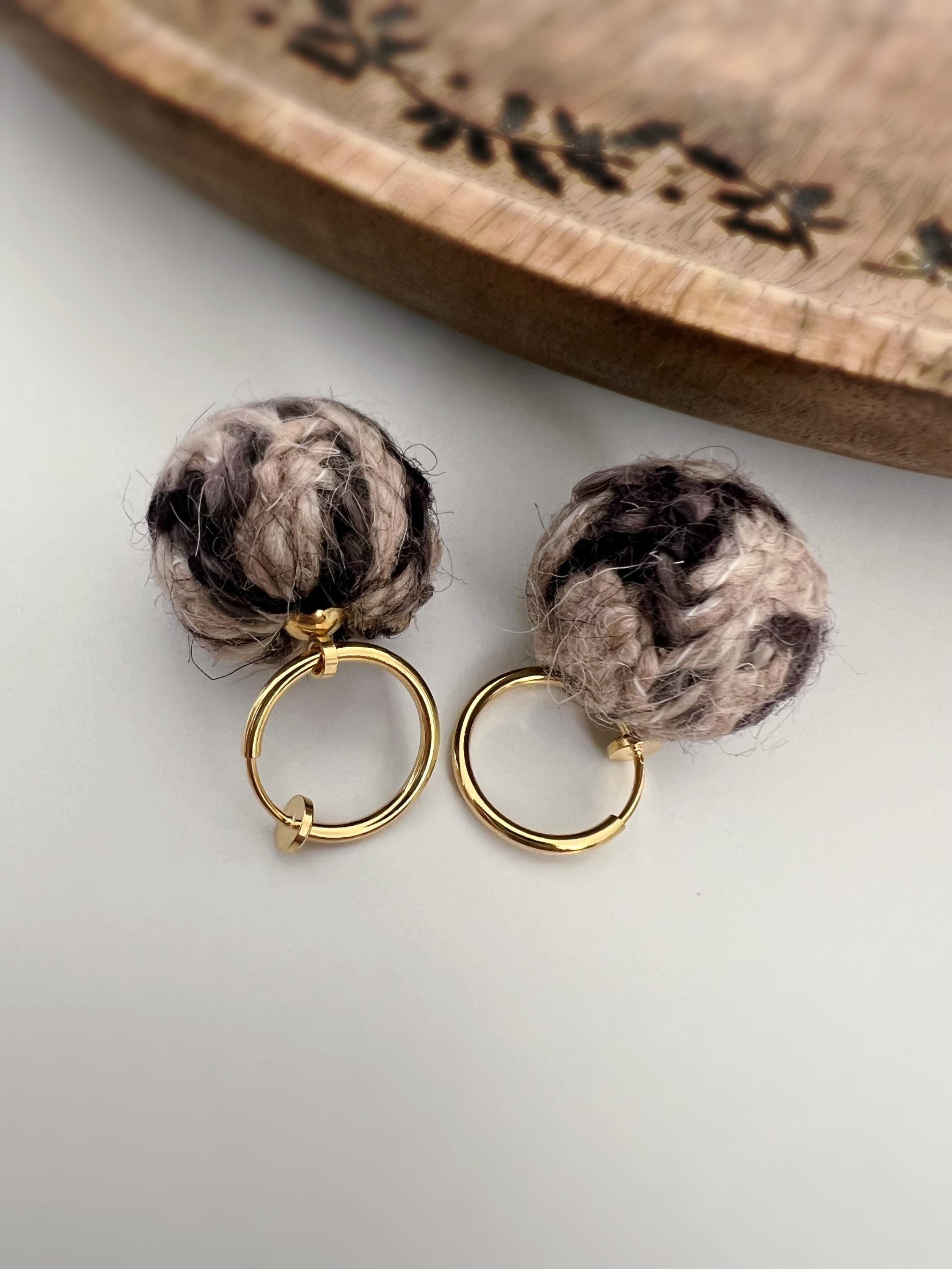 2 EN 1 Créoles Clips 15mm OR Gros pompon boucle de fil de laine Vert foncé kaki/ Marron foncé Kaki Clips d'oreilles de l'hiver.