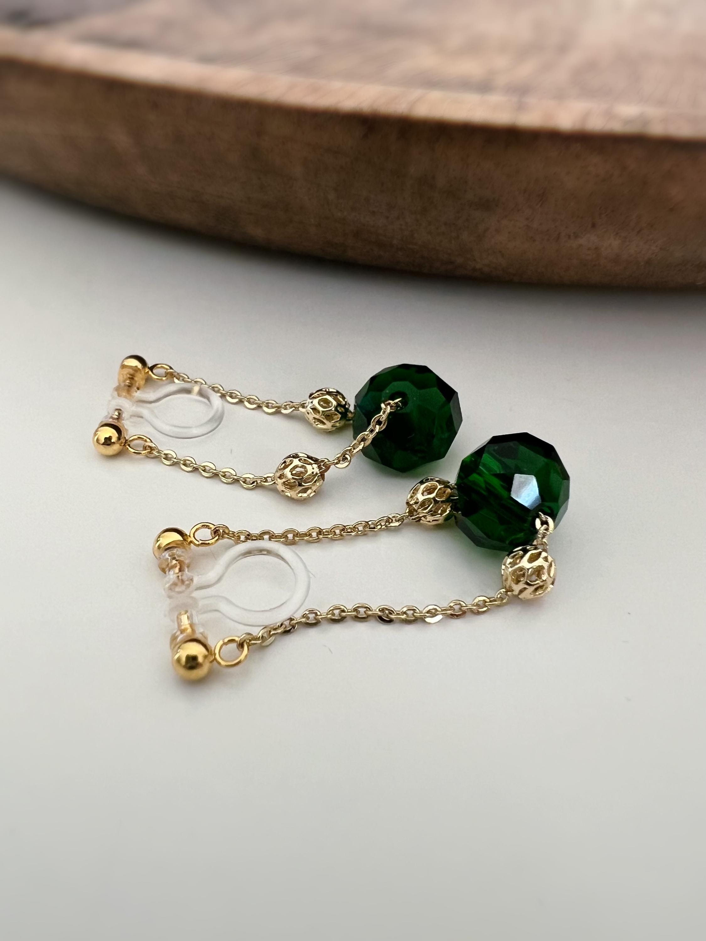 Boucles d'oreilles CLIPS INVISIBLE Chaîne plaqué d'Or Perle facette verte mini perle or creuses sculptées Clips d'oreilles non percées