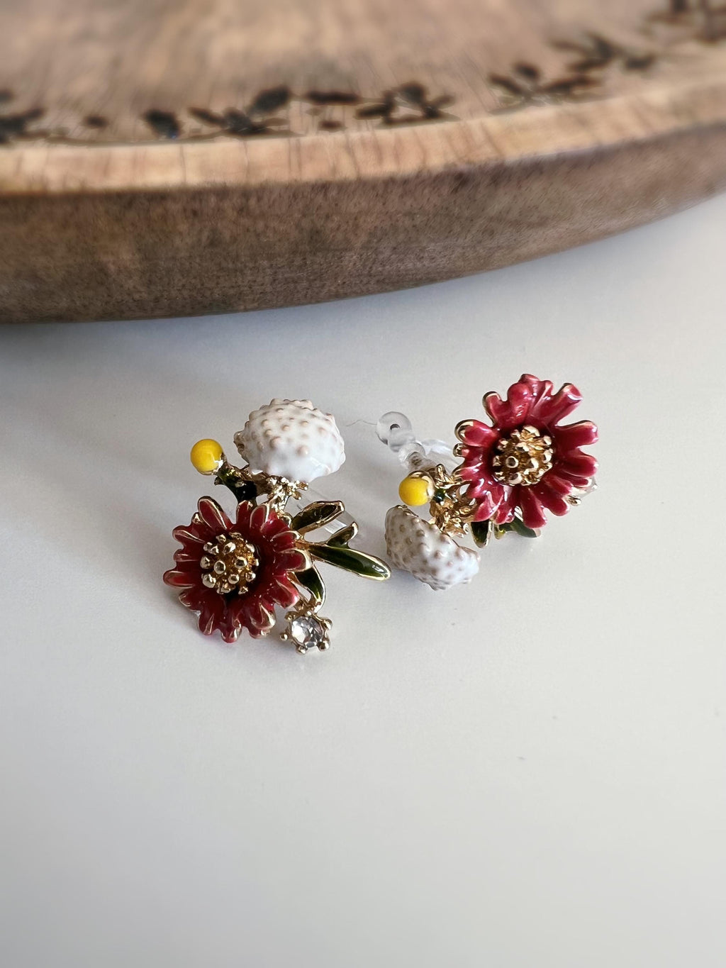 Clips d'oreilles Grandes fleurs rouge jaune pissenlit blanc feuille vert zircon. boucles d'oreilles CLIPS Invisible confortable