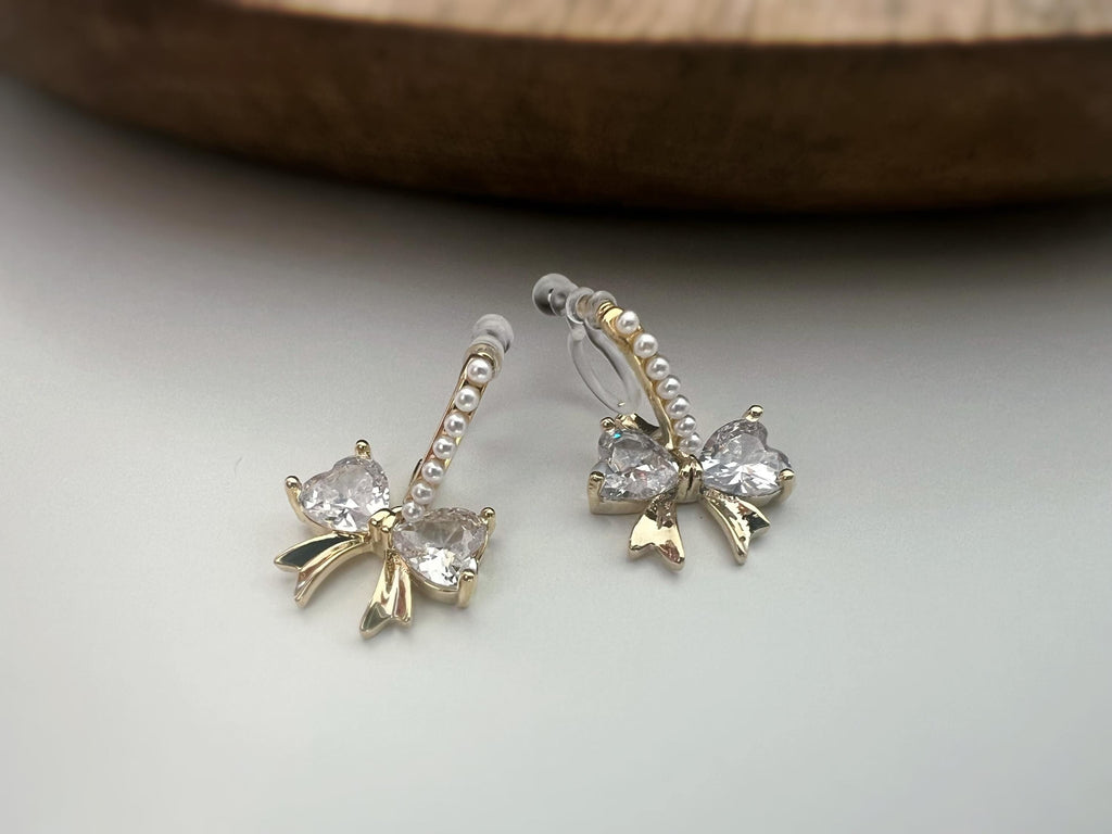 Noeud papillon sweet zircon Clips Invisible couleur or Demi-créole avec mini perle blanche, Clips confortable délicat. Cadeaux Prêt à offrir