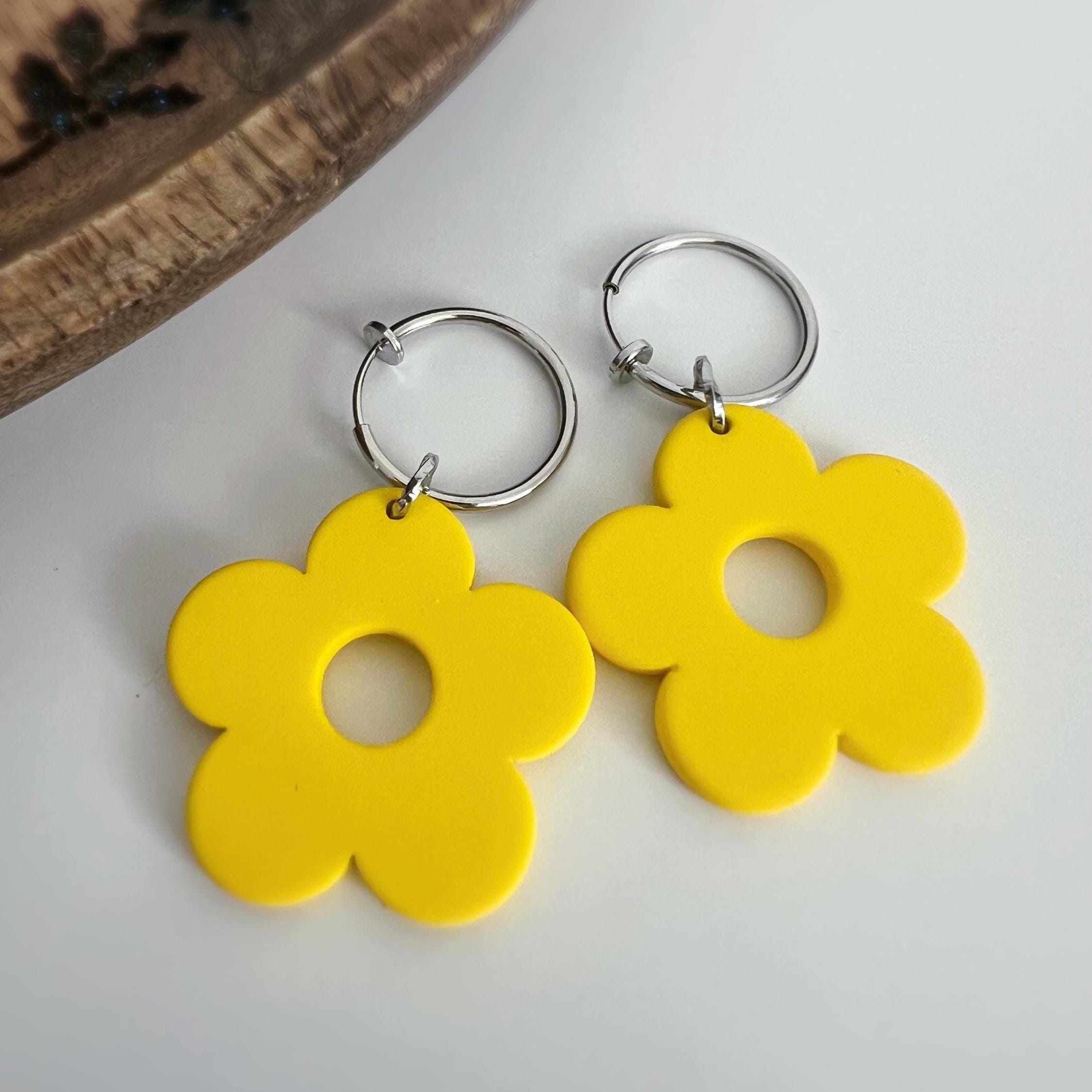 Sweet. 2 en 1 Clips Créole 18mm argent avec grande fleurs jaune fluo Boucles d'oreilles clips créole anneaux