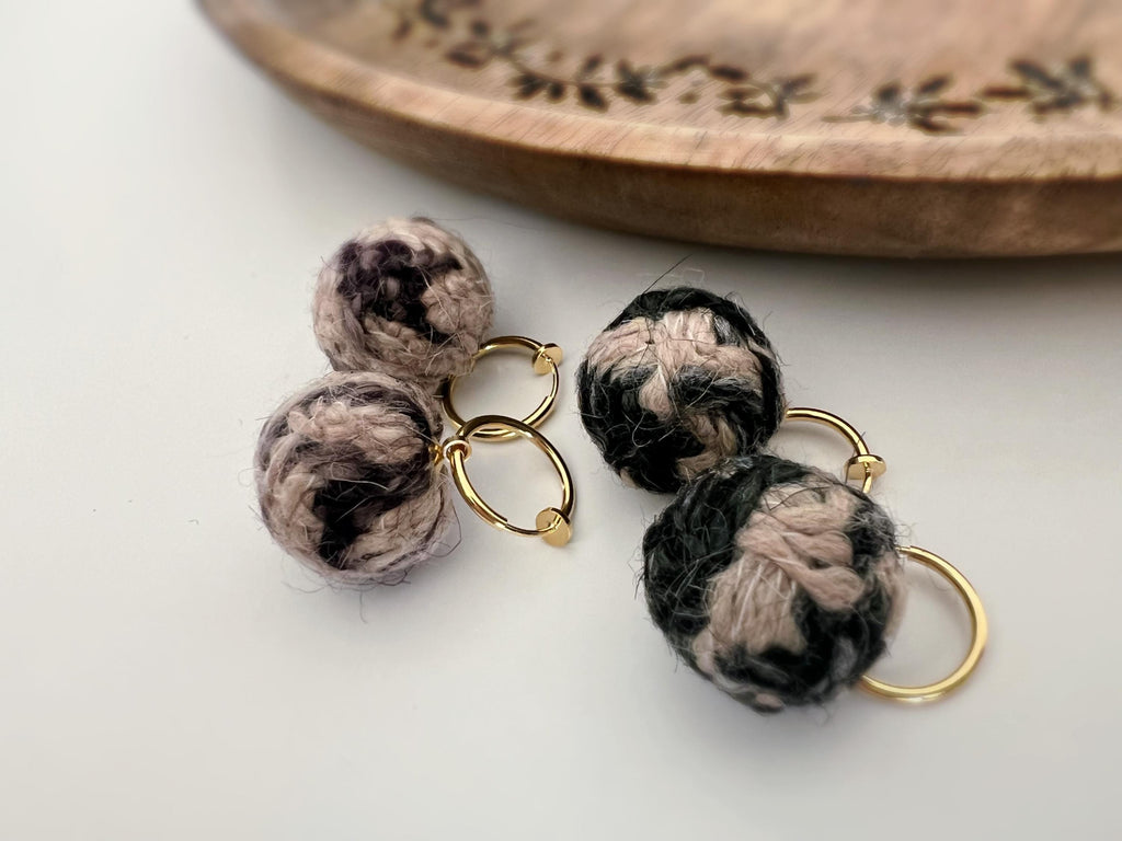 2 EN 1 Créoles Clips 15mm OR Gros pompon boucle de fil de laine Vert foncé kaki/ Marron foncé Kaki Clips d'oreilles de l'hiver.