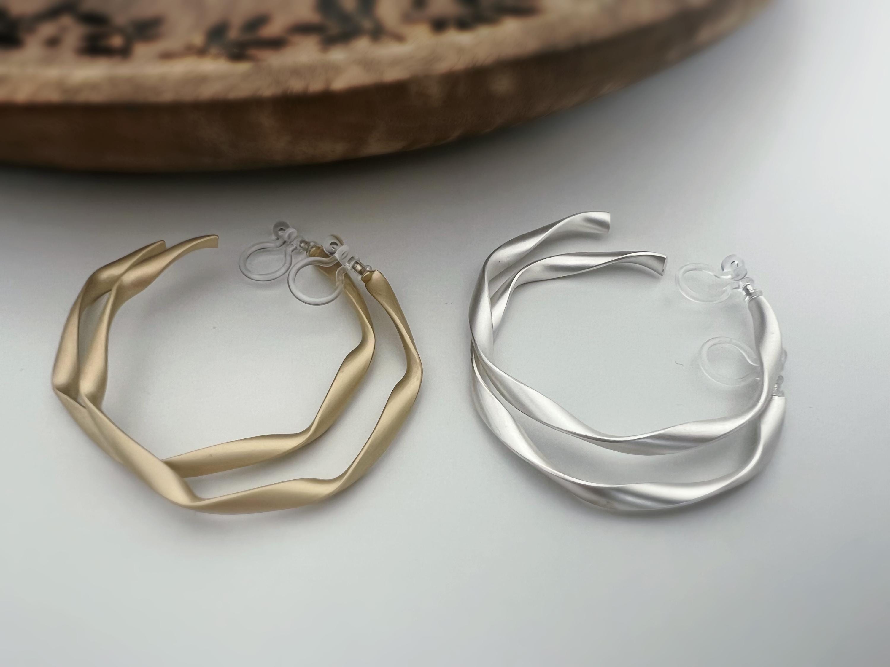 Anneaux Créoles Torsadé 40mm Clips Invisibles, CLIPS d'oreille Créoles Couleur Argent Mat/ Or Mat. oreilles non percées, Anneaux Créoles.