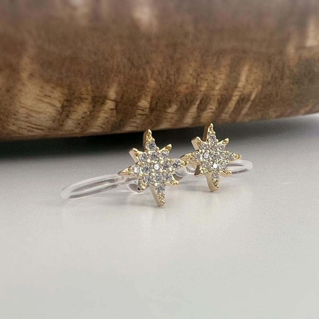 Mini étoile clips d'oreilles résine invisible. étoile or zircon Pentacle et étoile or à huit branches Boucles d'oreille clips confortable