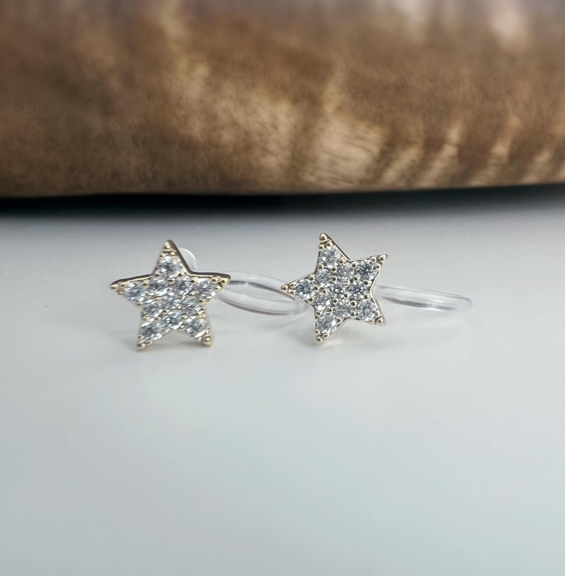 Mini étoile clips d'oreilles résine invisible. étoile or zircon Pentacle et étoile or à huit branches Boucles d'oreille clips confortable