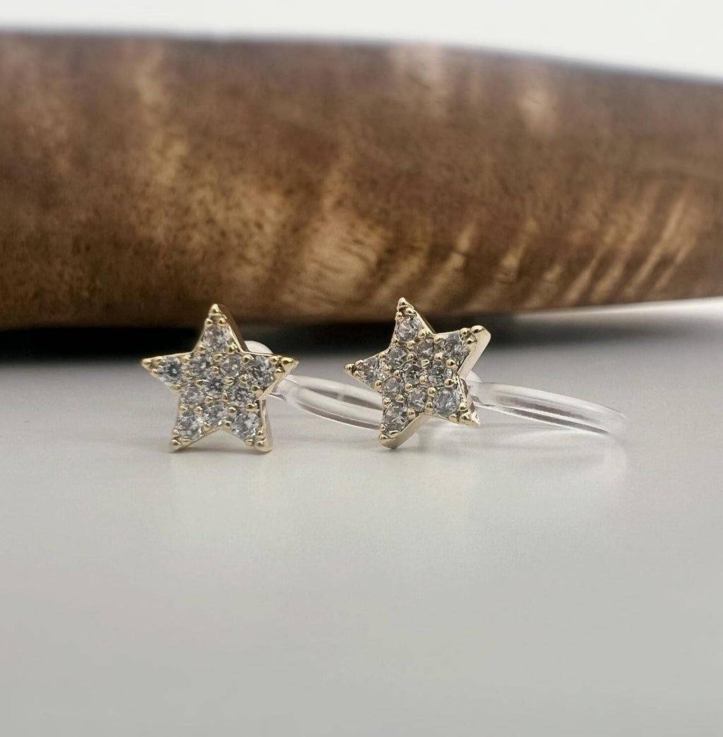 Mini étoile clips d'oreilles résine invisible. étoile or zircon Pentacle et étoile or à huit branches Boucles d'oreille clips confortable