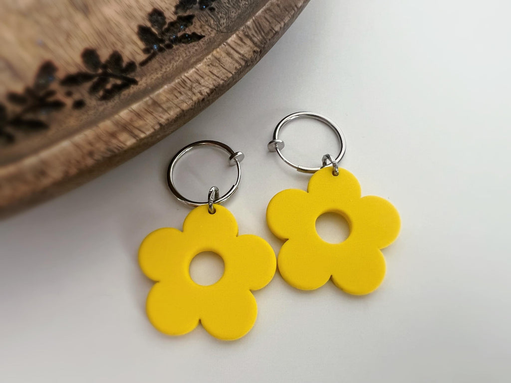 Sweet. 2 en 1 Clips Créole 18mm argent avec grande fleurs jaune fluo Boucles d'oreilles clips créole anneaux