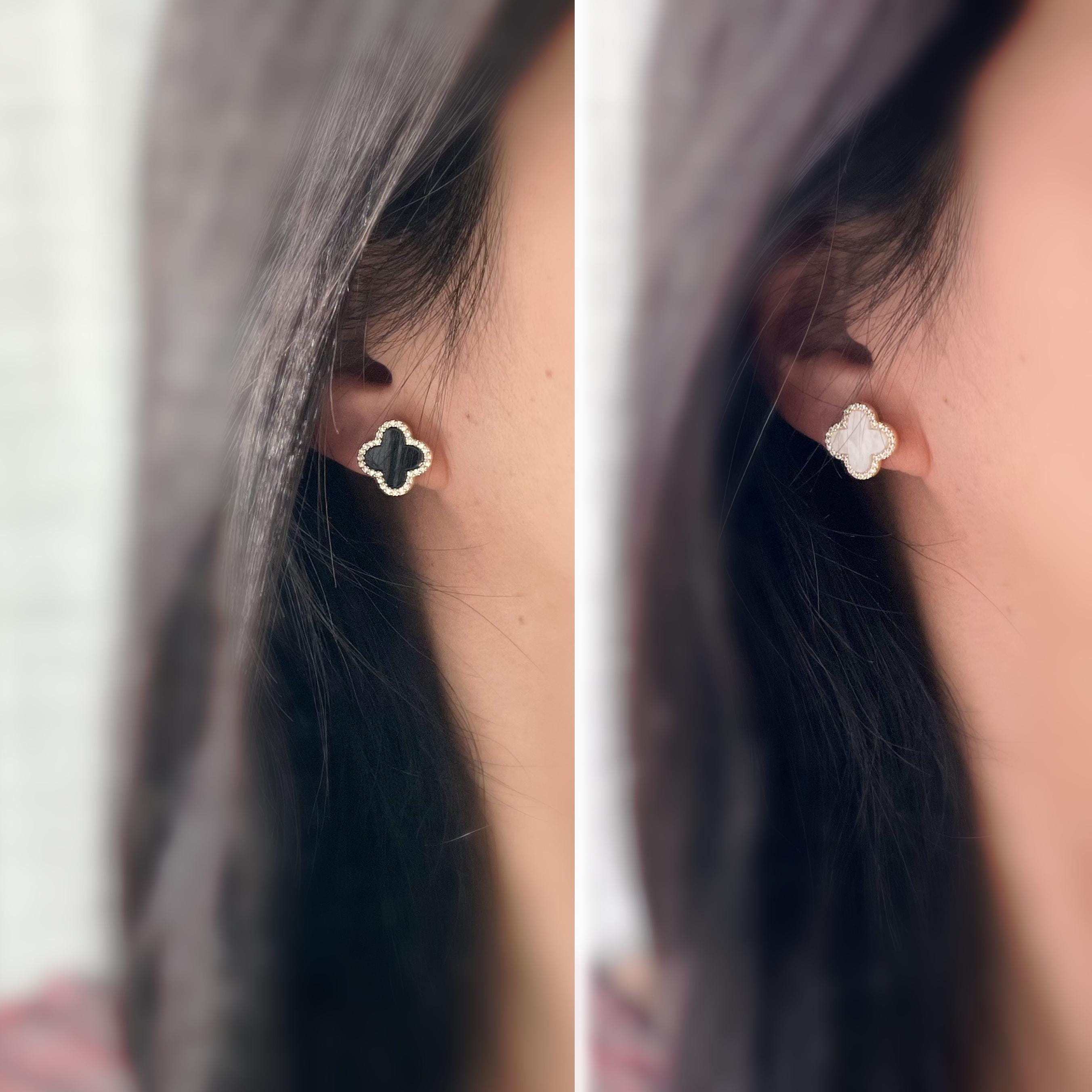 CLIPS d'oreilles invisibles, Trèfle à 4 feuilles or porte bonheur mini zircon Noir/ Blanc Boucles d'oreilles clips confortable délicat