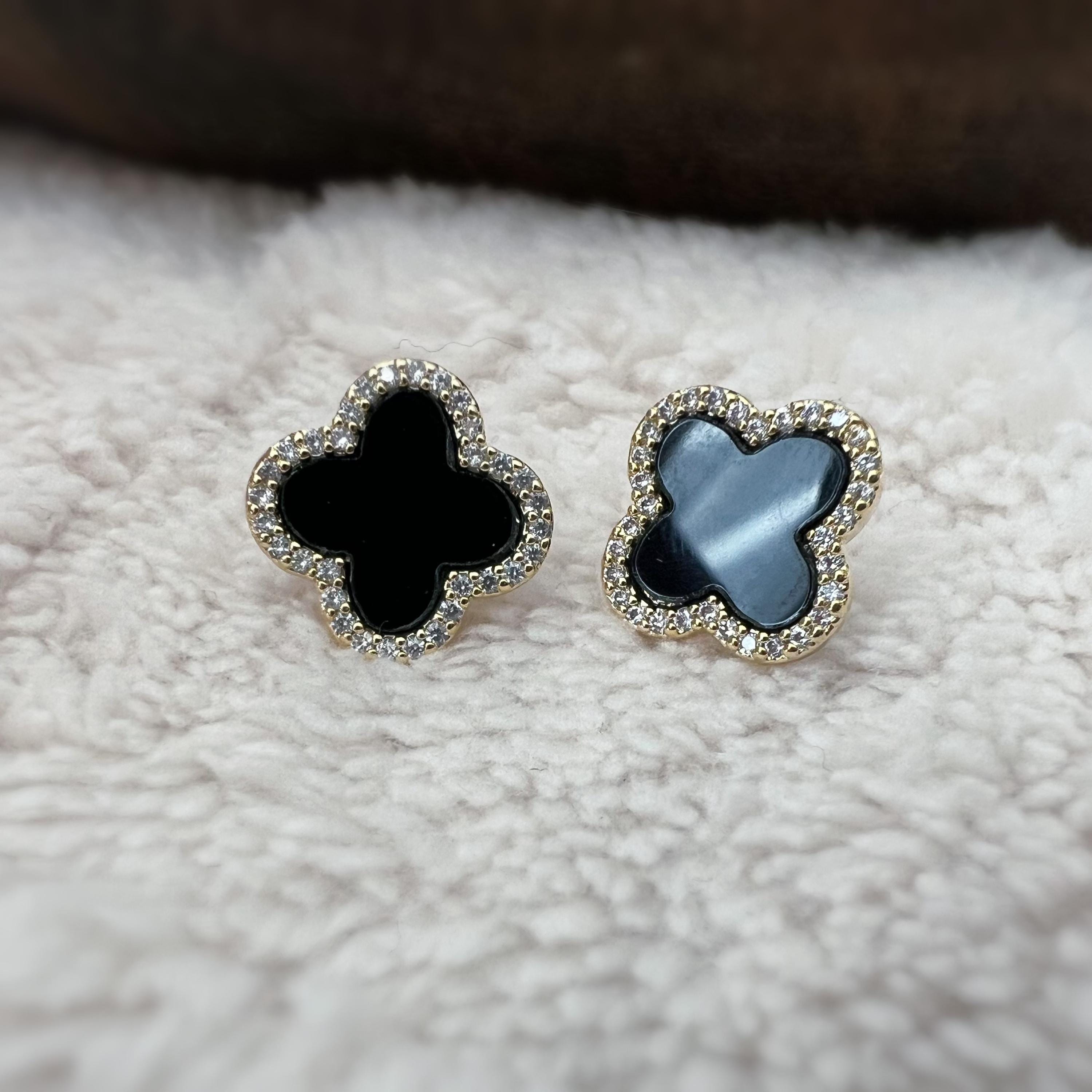 CLIPS d'oreilles invisibles, Trèfle à 4 feuilles or porte bonheur mini zircon Noir/ Blanc Boucles d'oreilles clips confortable délicat