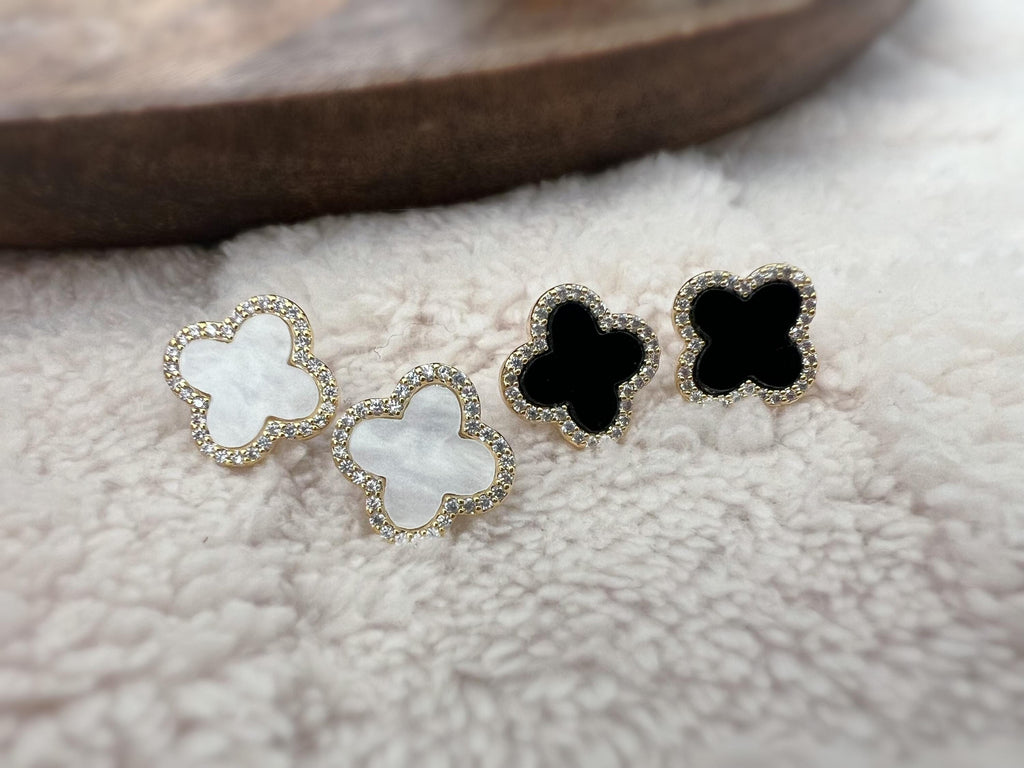 CLIPS d'oreilles invisibles, Trèfle à 4 feuilles or porte bonheur mini zircon Noir/ Blanc Boucles d'oreilles clips confortable délicat