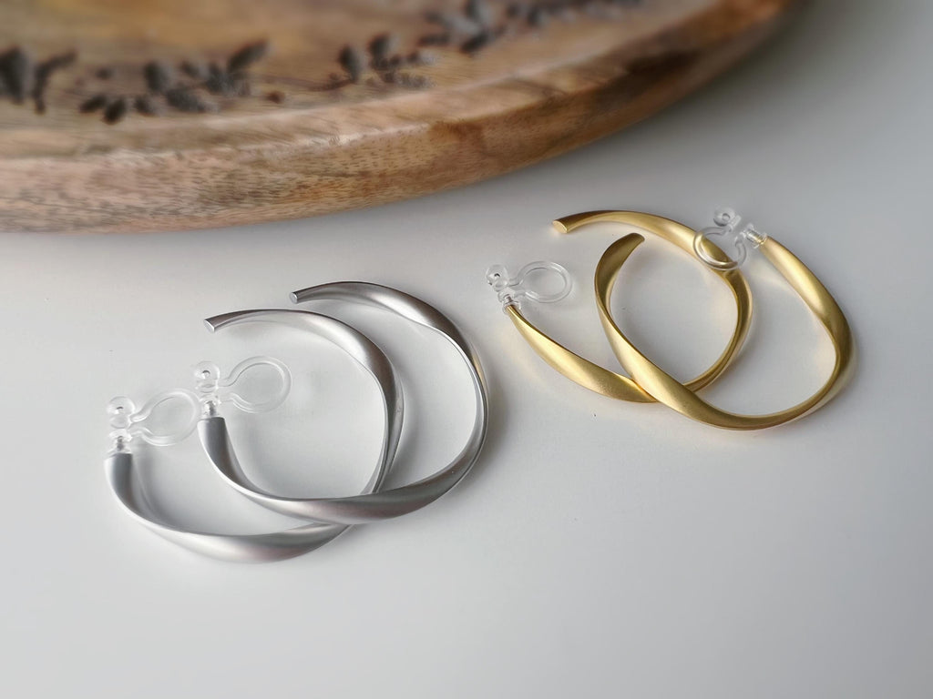 Anneaux Créoles Torsadé Clips Invisibles, Boucles d'oreille Créoles CLIPS couleur Or Mat/ Argent Mat, oreilles non percées, Anneaux Créoles.