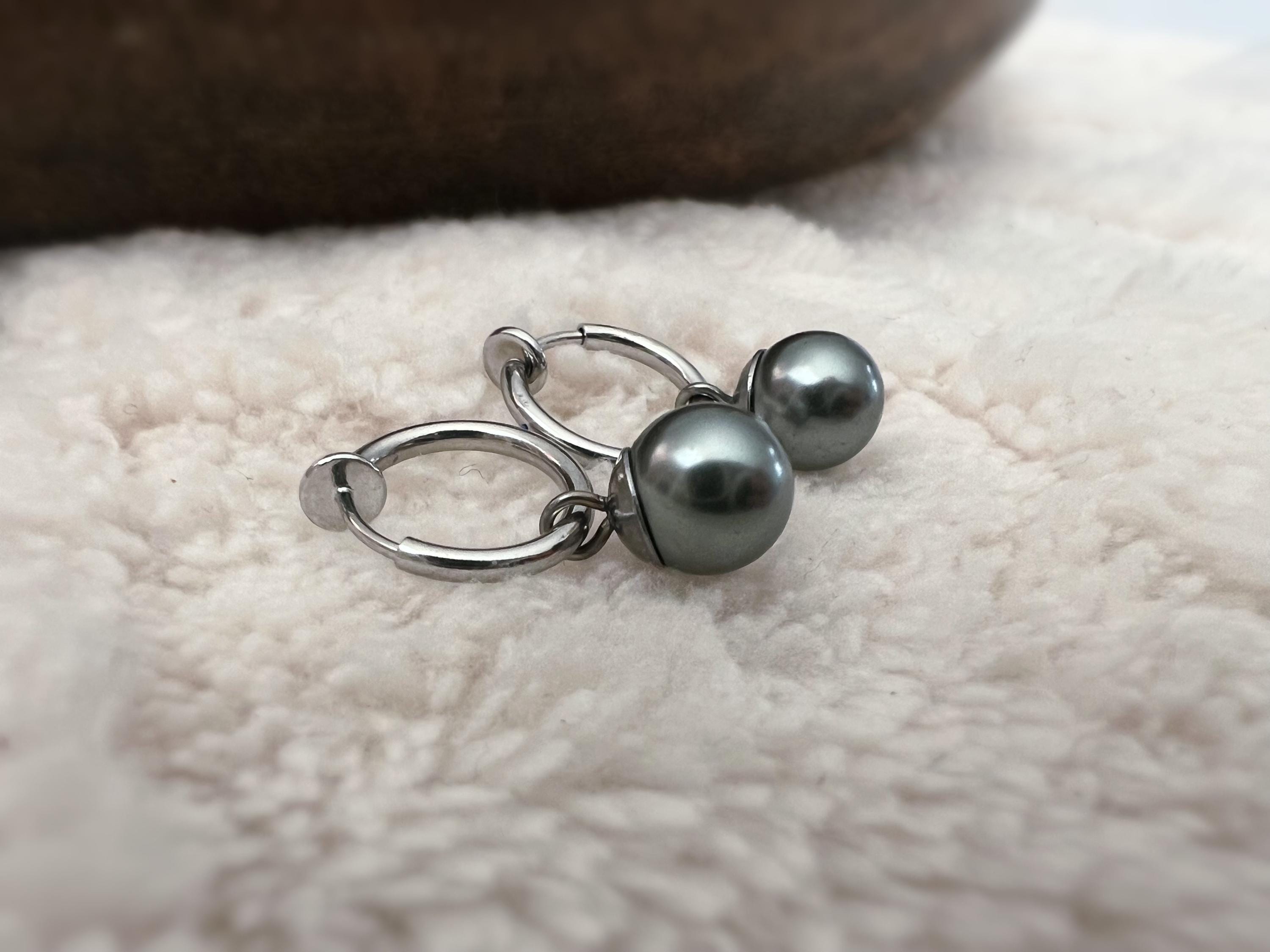 2 EN 1, Créoles Clips 13mm avec Perles grises. Clips d'oreilles Anneaux argenté CLIPS Invisible confortable.