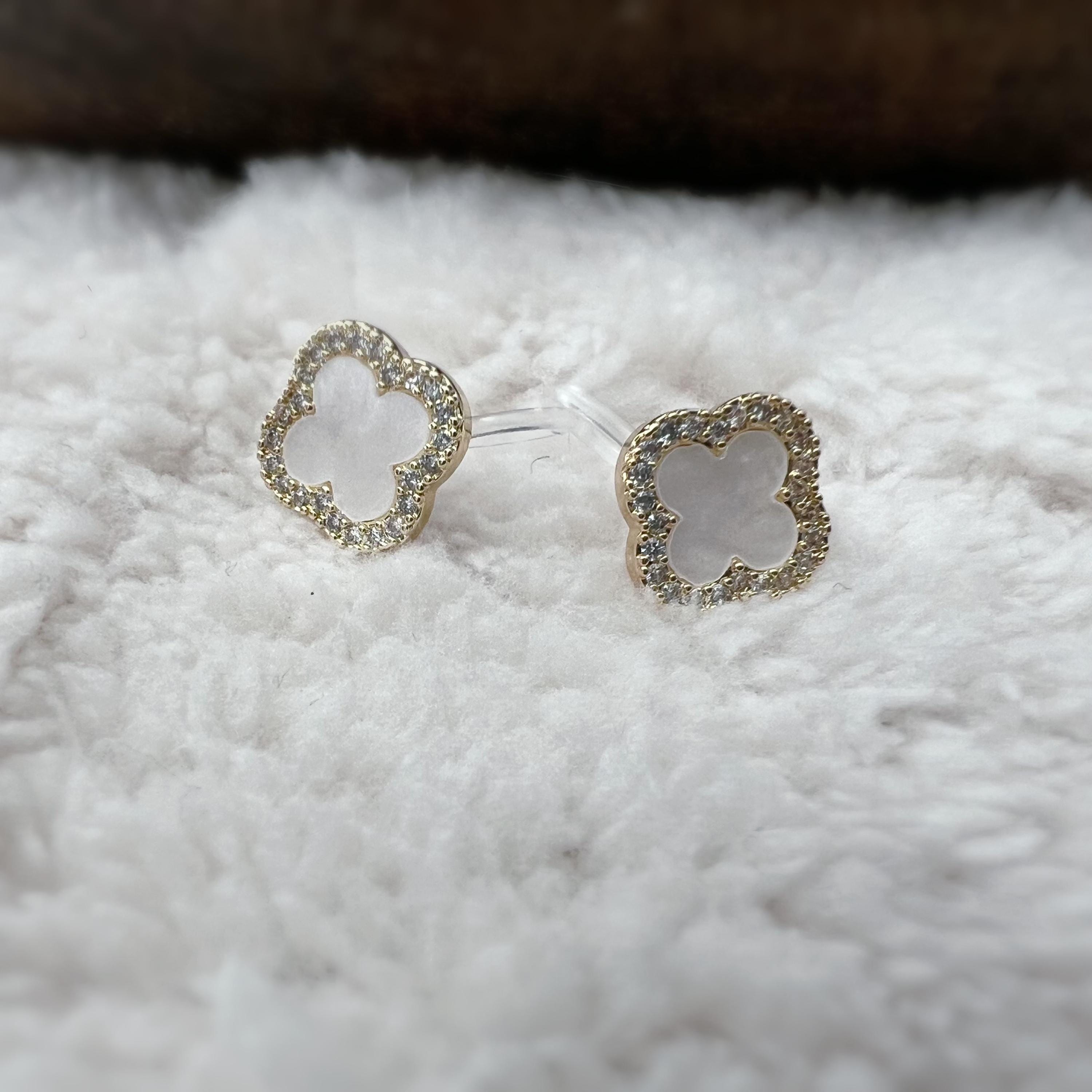 CLIPS d'oreilles invisibles Trèfle à 4 feuilles Or porte bonheur mini zircon Blanc Grand / Moyen/ Petit Boucles d'oreilles clips confortable