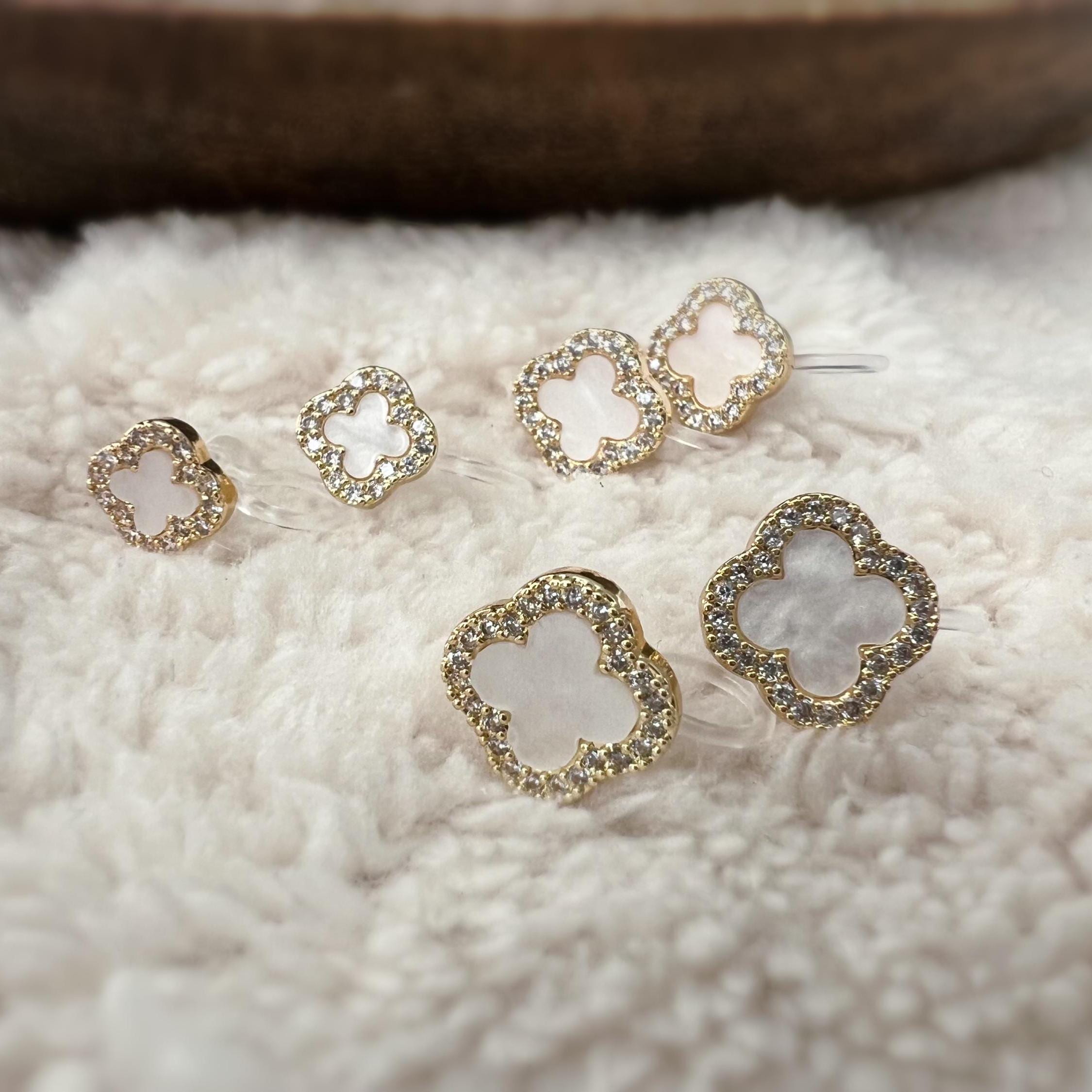 CLIPS d'oreilles invisibles Trèfle à 4 feuilles Or porte bonheur mini zircon Blanc Grand / Moyen/ Petit Boucles d'oreilles clips confortable