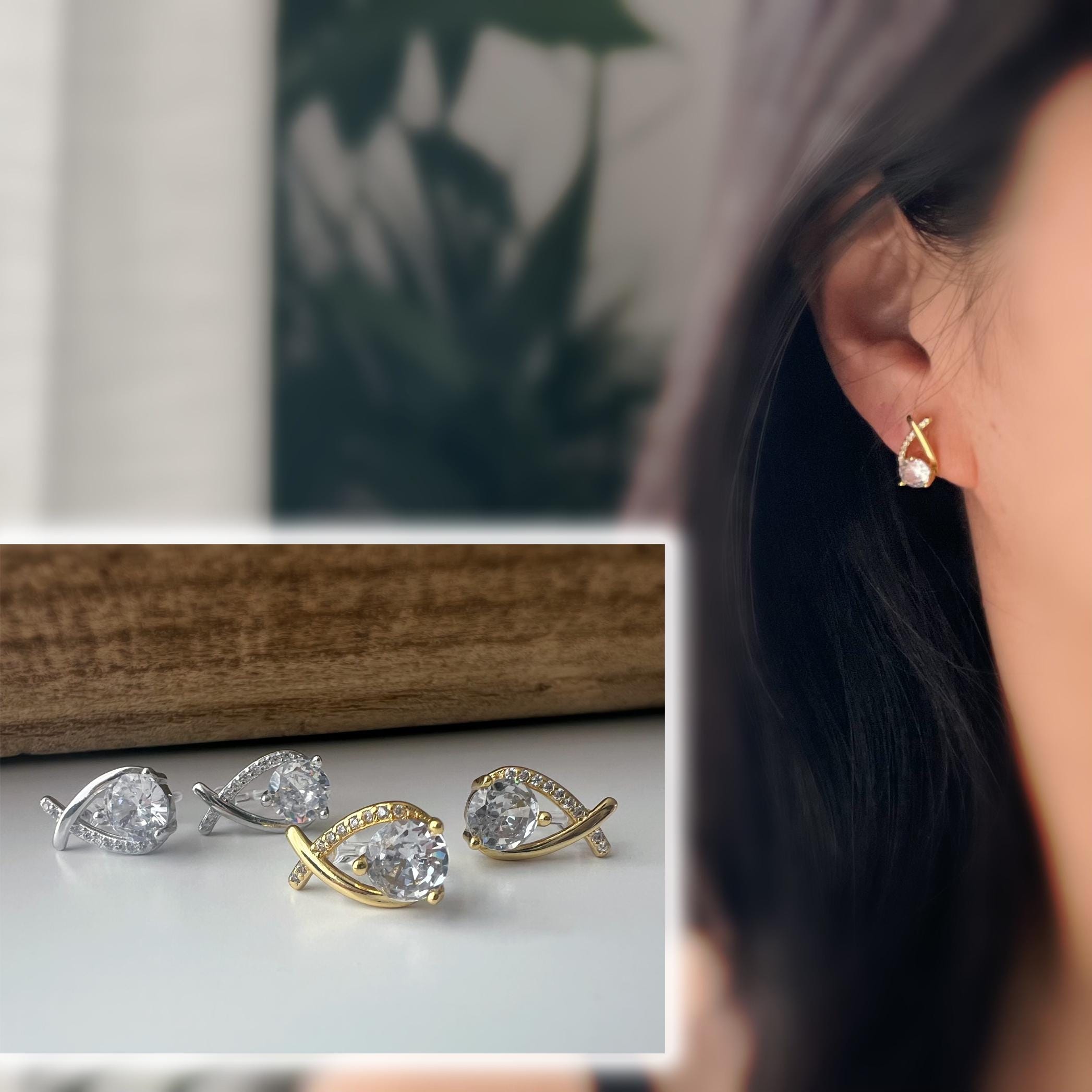 Boucles d'oreilles Clips INVISIBLES or en forme de poisson, Triangle mini et grande Zircon rond. Clips d'oreilles Confortables Prêt à offrir
