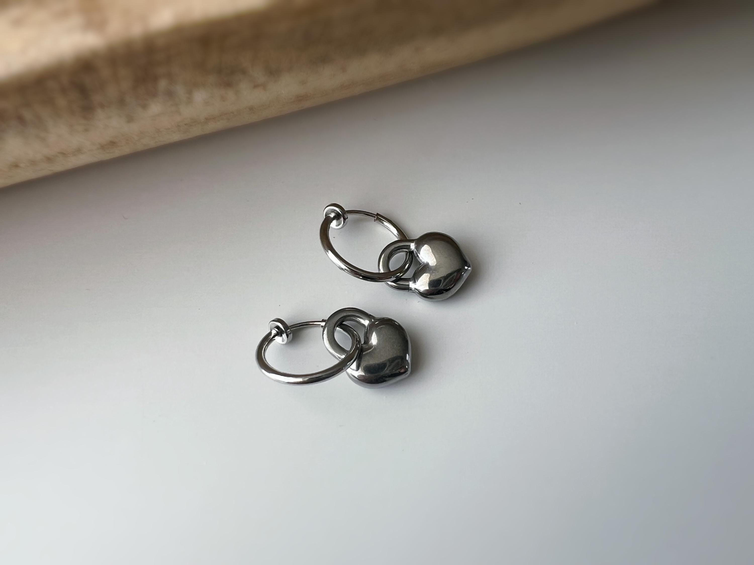 2 en 1 Boucles d'oreilles CLIPS créoles argenté 15mm Pendentif cadenas coeur offrent un style minimaliste intemporel pour toutes occasions