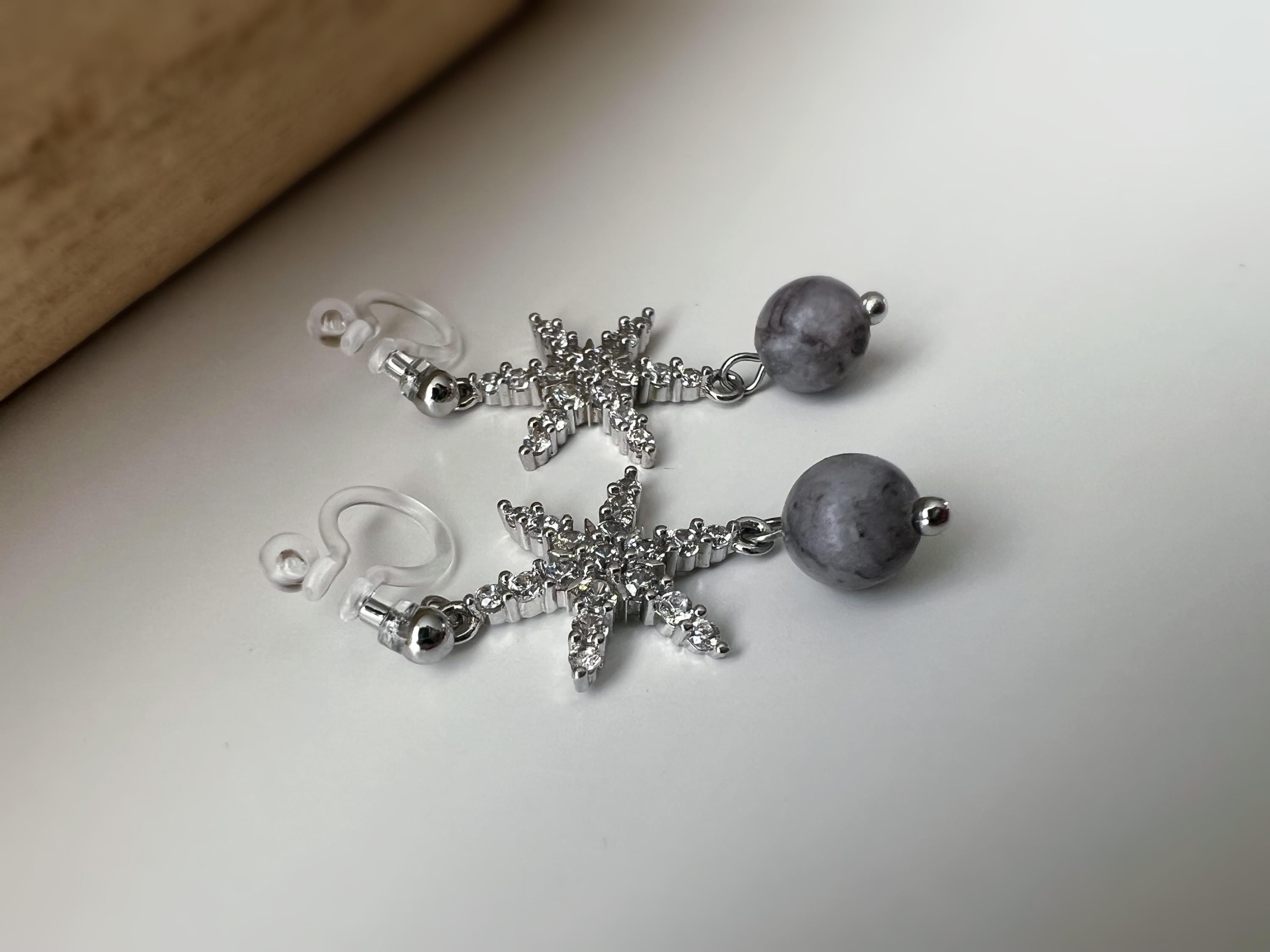 Boucles d'oreilles clip Flocon De Neige ornées strass argenté, perle en pierre naturelle suspendue. Élégante raffinée oreilles non percées