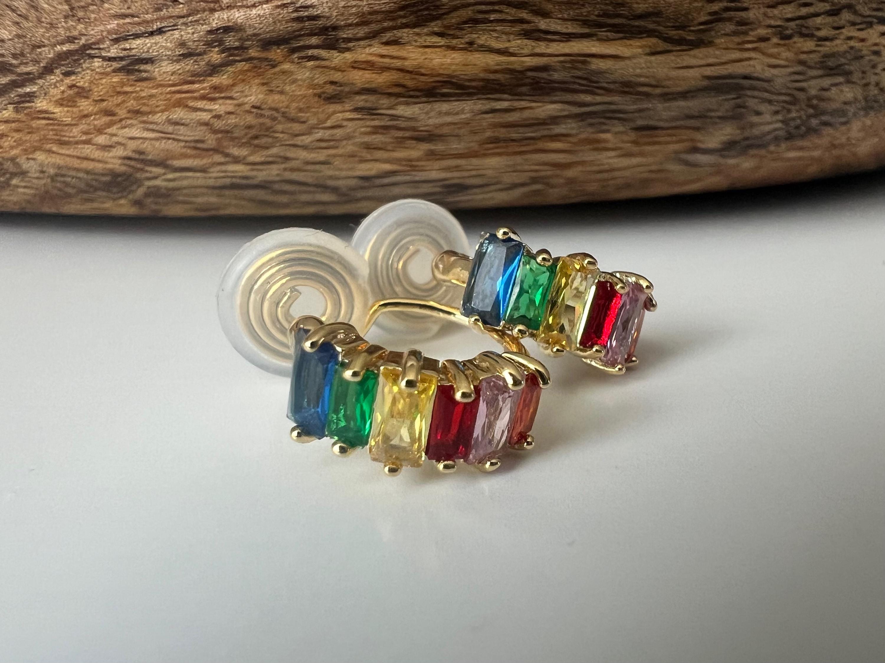 SANS DOULEUR ! Boucles d'oreilles CLIPS U spirale Cercle Mini Zircon rectangle coloré arc-en-ciel plaqué d'Or. Clips d'oreilles confortable.