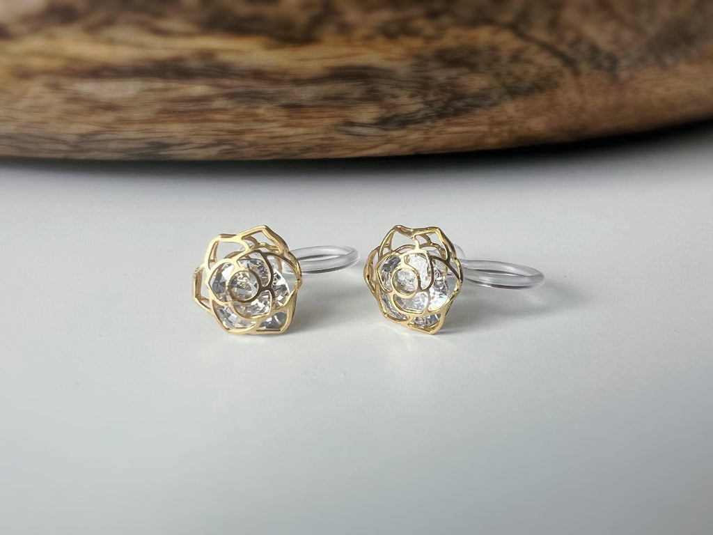 Boucles d'oreilles Clips INVISIBLES Mini rose ajourée couleur or et pierre zircon, Clips d'oreilles confortable bijoux minimaliste quotidien