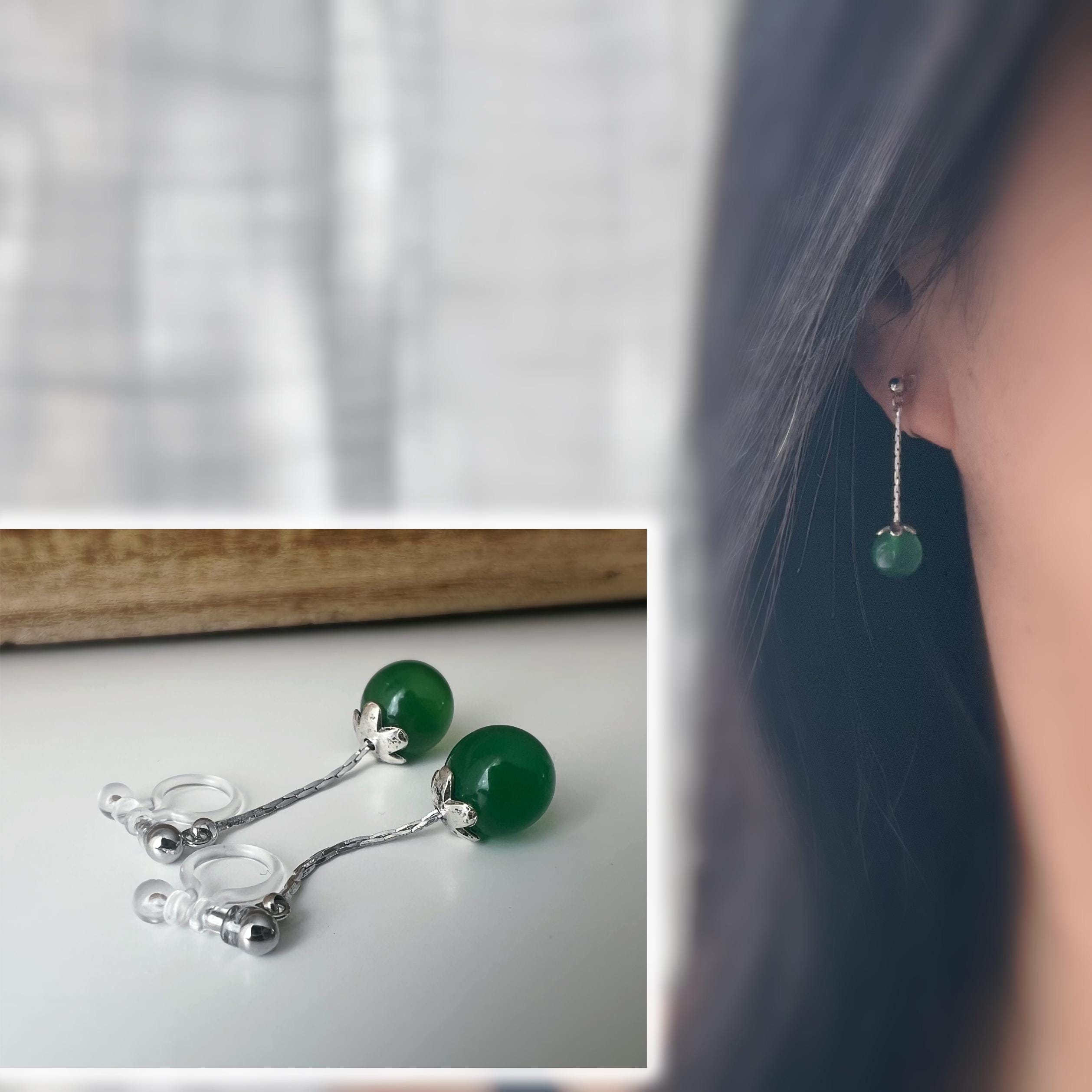 Boucles d’oreilles clip en argent avec perles vert jade foncé, élégantes et légères, parfaites pour oreilles non percées.