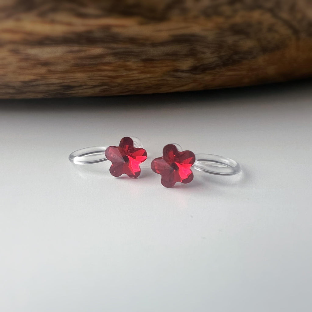 Sweet Mini Fleur Cristaux PureCrystal Boucles d’oreilles clip légères et confortables, idéales pour illuminer vos tenues sans perçage.