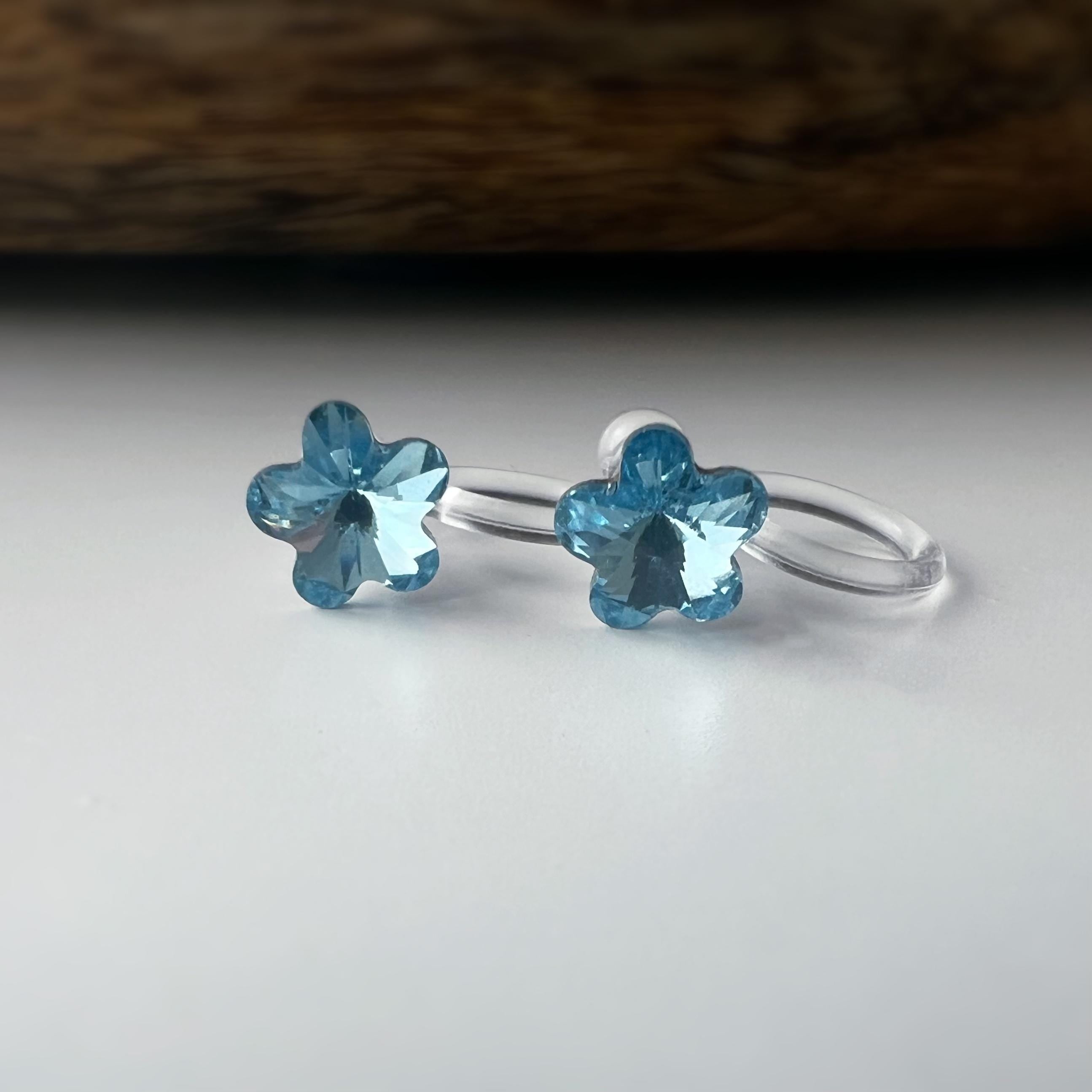 Sweet Mini Fleur Cristaux PureCrystal Boucles d’oreilles clip légères et confortables, idéales pour illuminer vos tenues sans perçage.