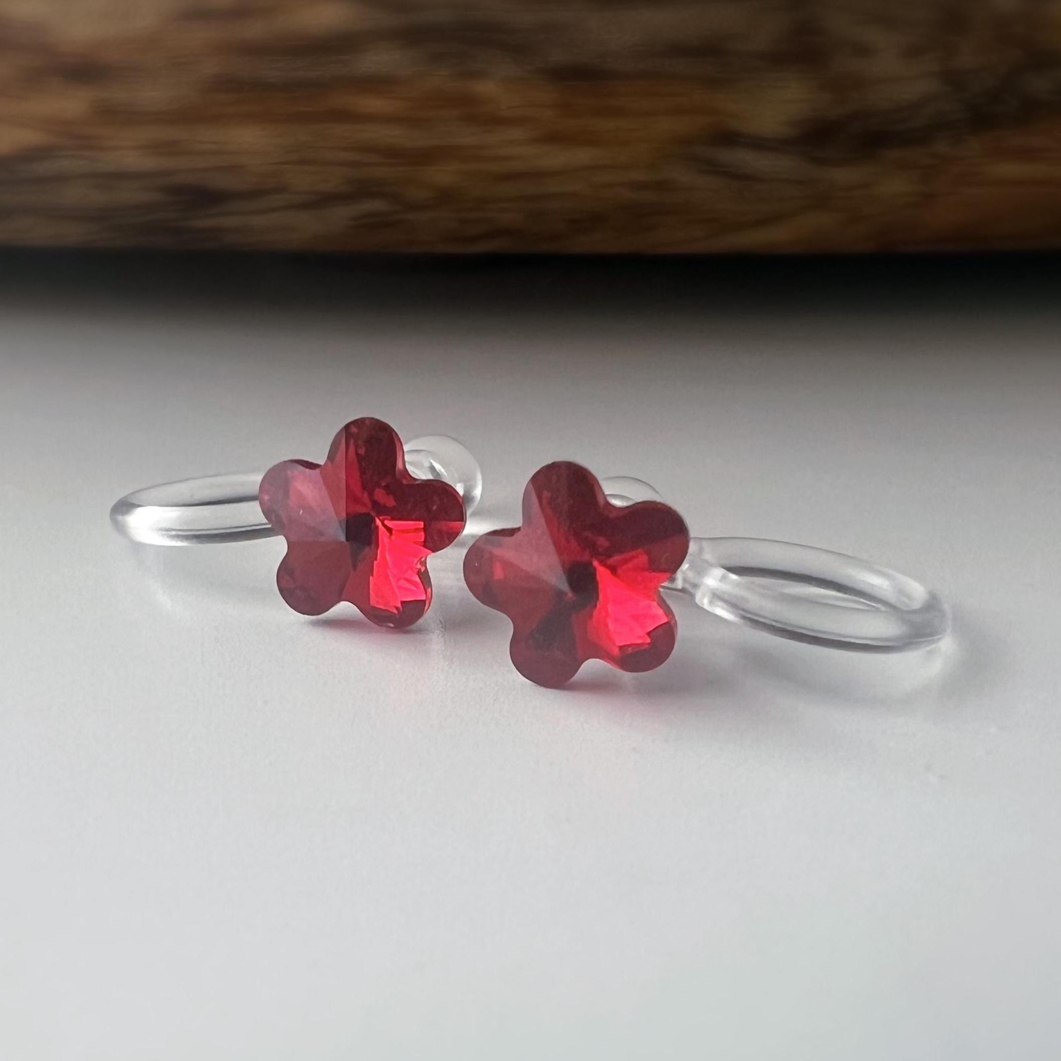 Sweet Mini Fleur Cristaux PureCrystal Boucles d’oreilles clip légères et confortables, idéales pour illuminer vos tenues sans perçage.