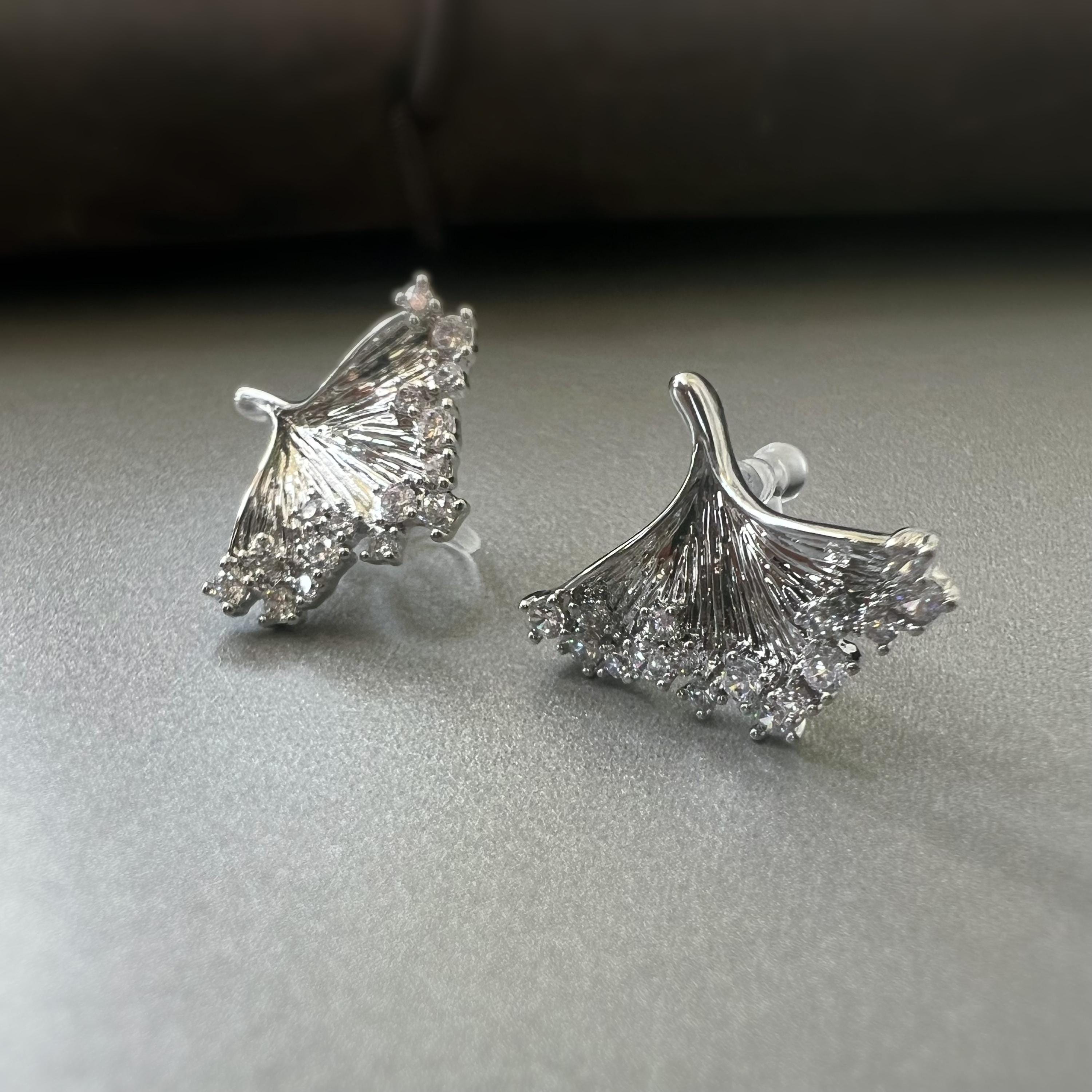 Boucles d’oreilles CLIPS feuille de ginkgo scintillante, élégantes et confortables, zircon raffiné, style naturel sans perçage