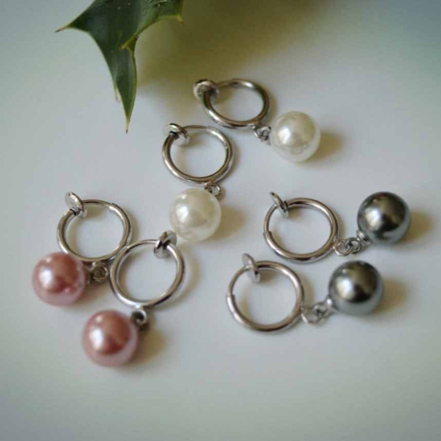 CLIPS earrings with pearls (white/pink/grey)